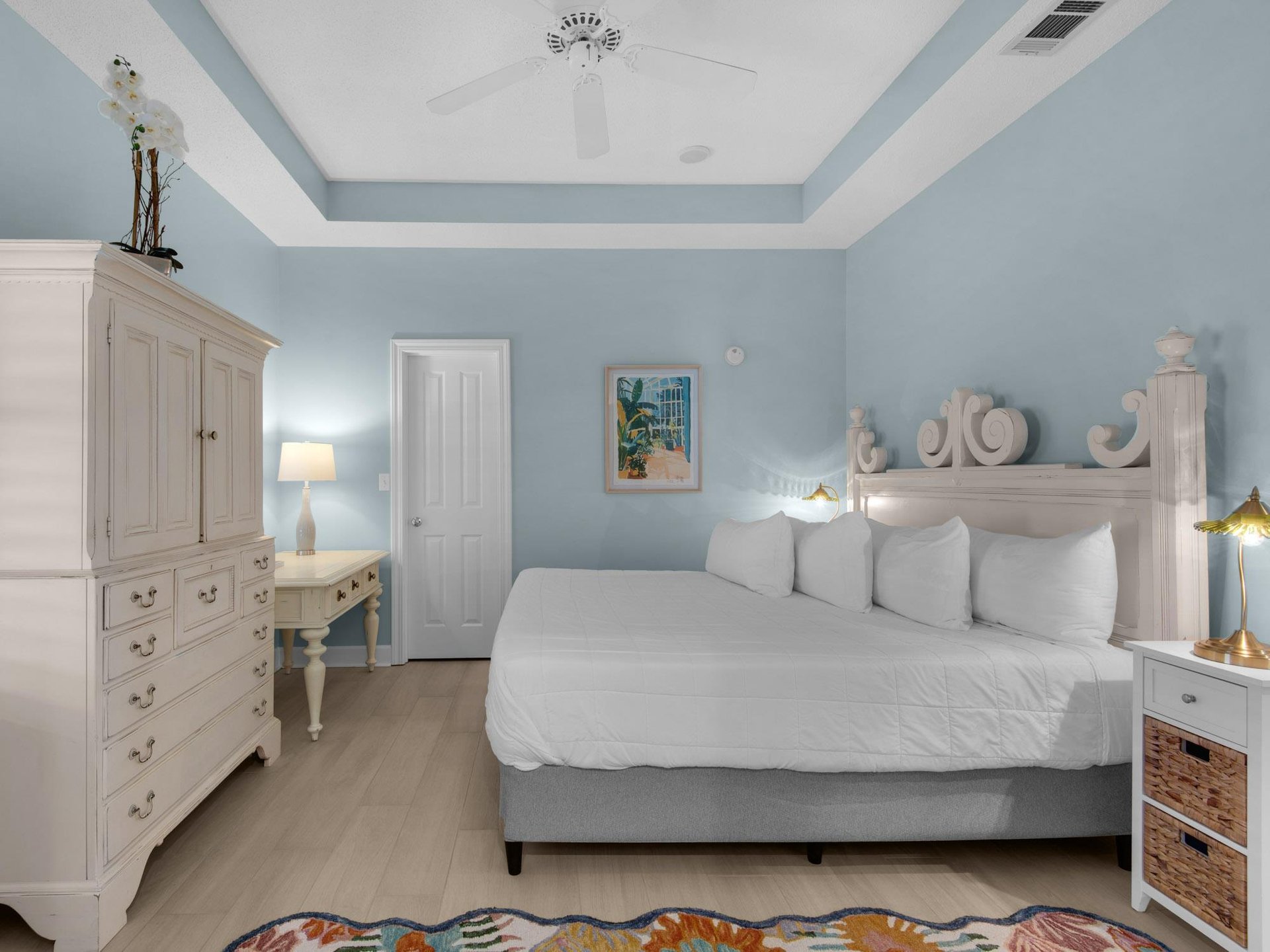 Bedroom 2 with Queen Bed