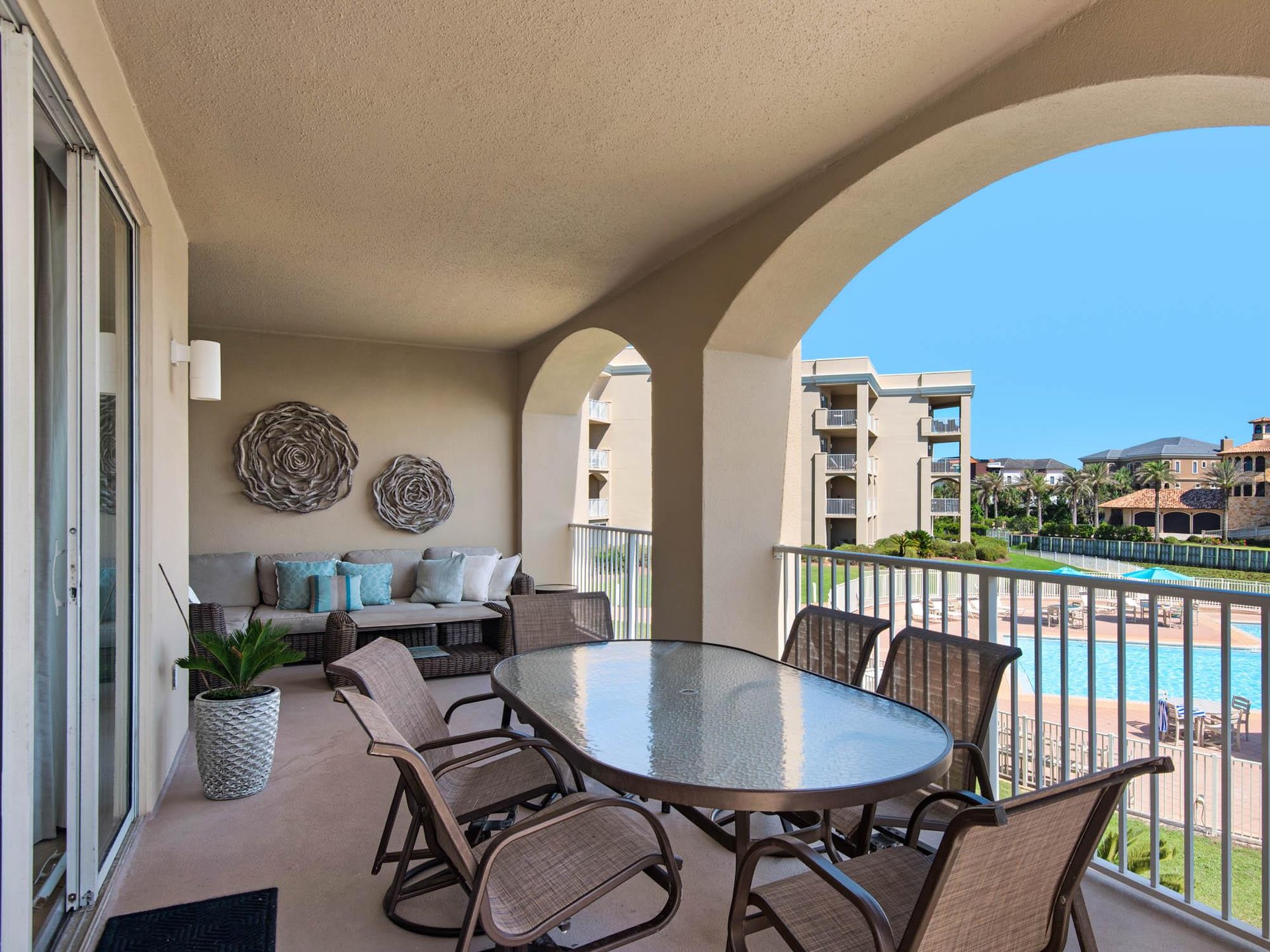 Perfect space for meals or game time