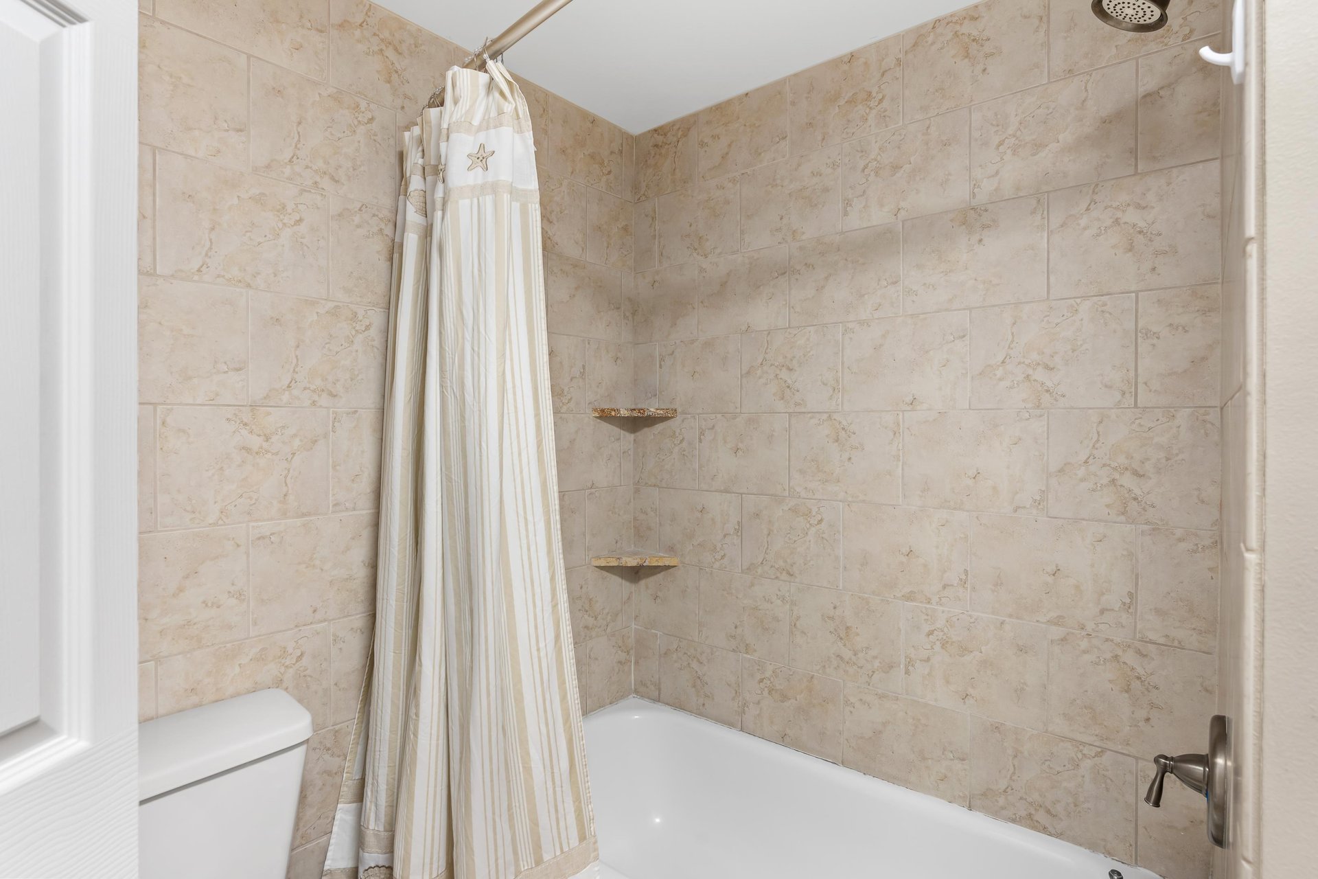 Bathroom 2 with Tub and Shower Combo