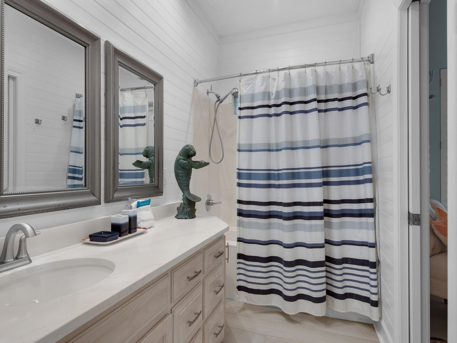 Shared Bathroom 2 Door at Hallway and Door in Bedroom 2