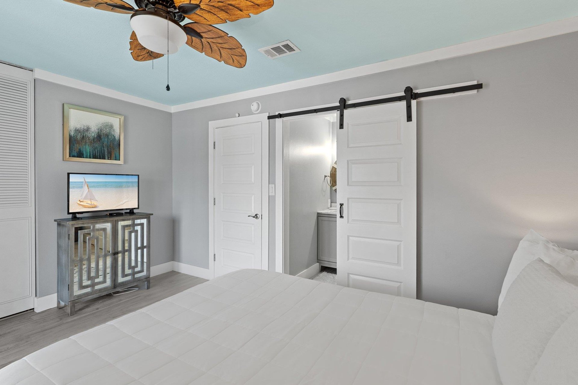 Bedroom 2 2nd Floor with Flat Screen TV