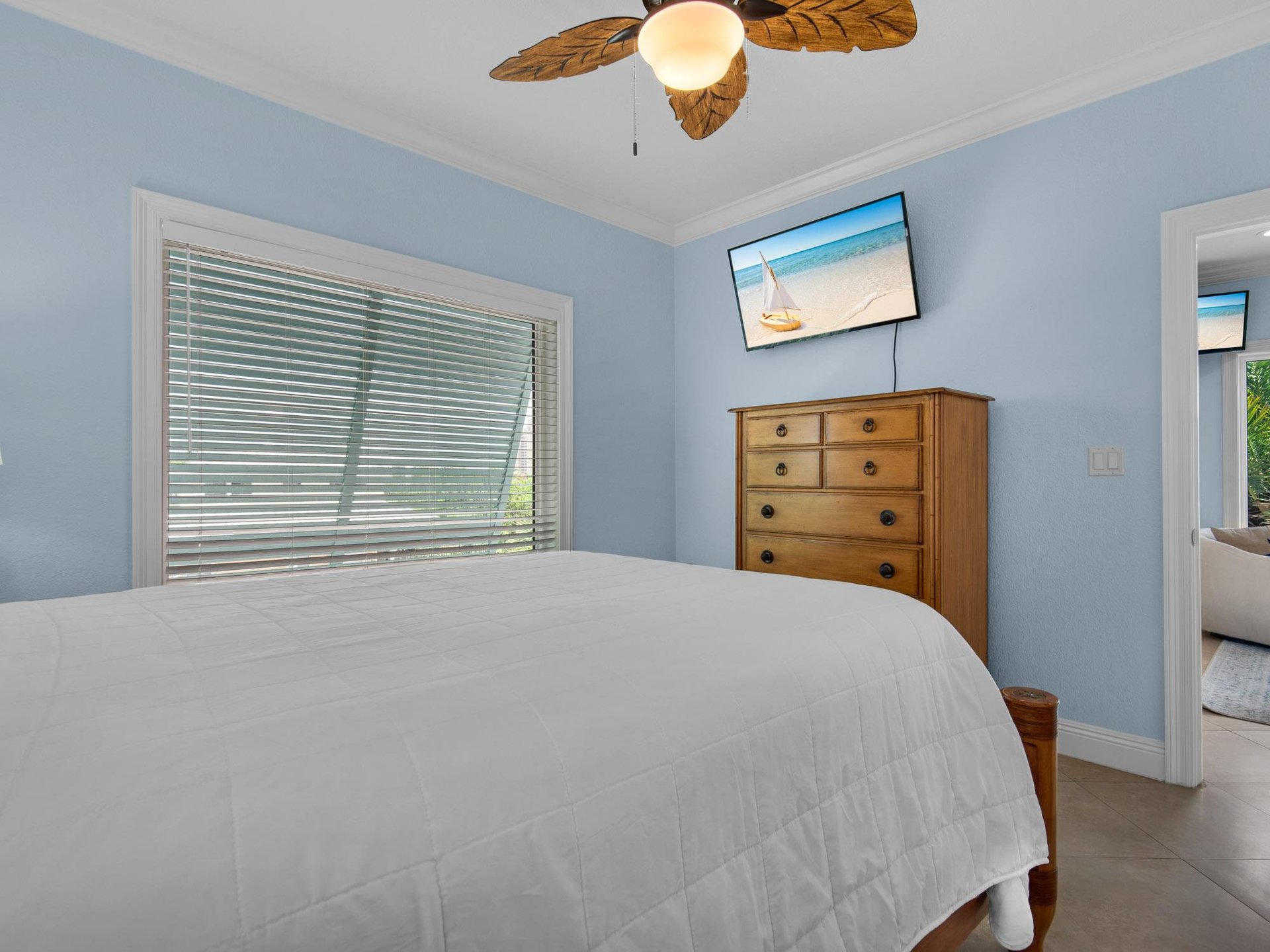 Bedroom 4  3rd Floor with Queen Bed and TV