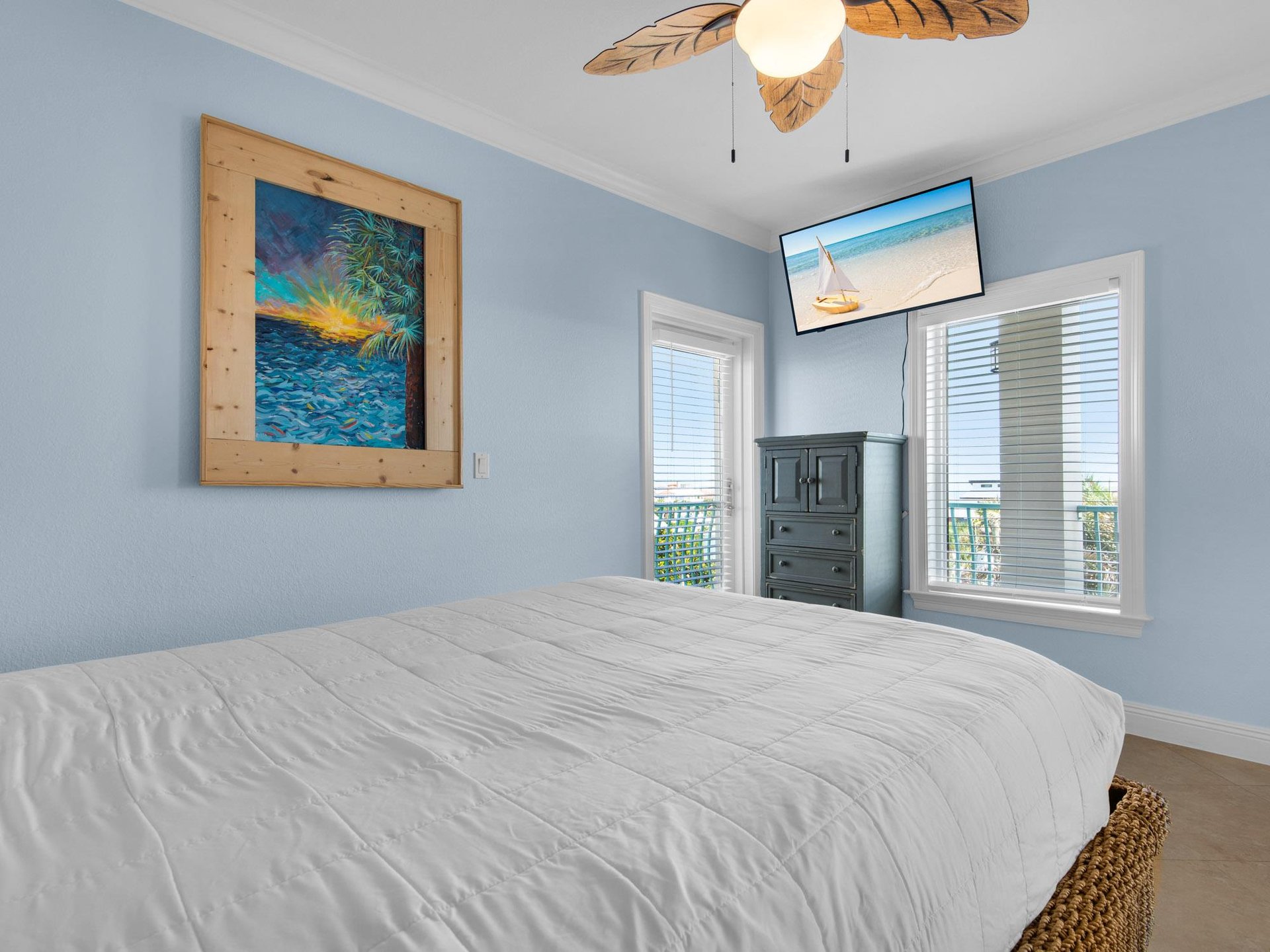 Bedroom 3  4th Floor with Queen Bed and TV