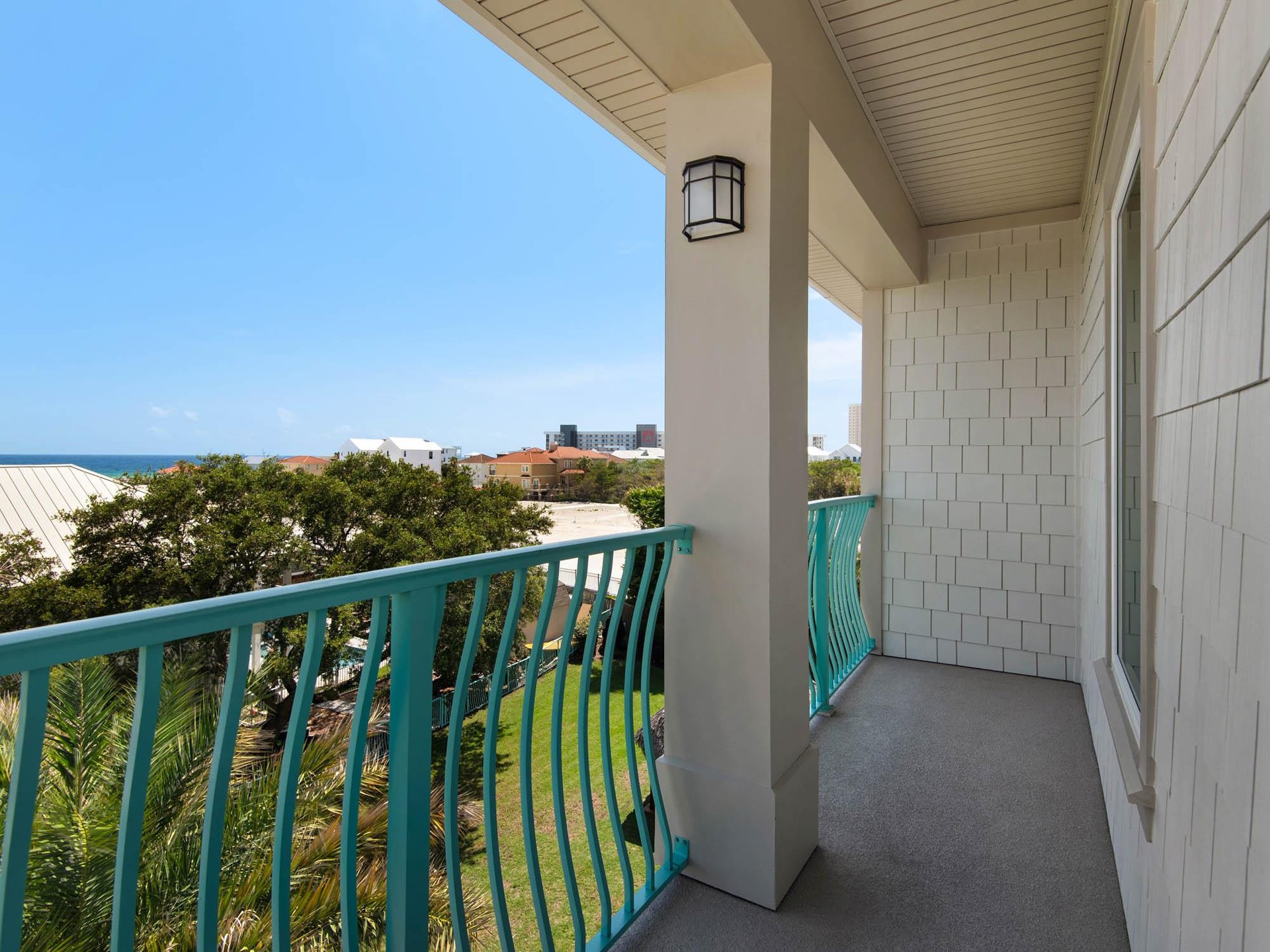 Private Balcony 4th Floor Bedroom 3