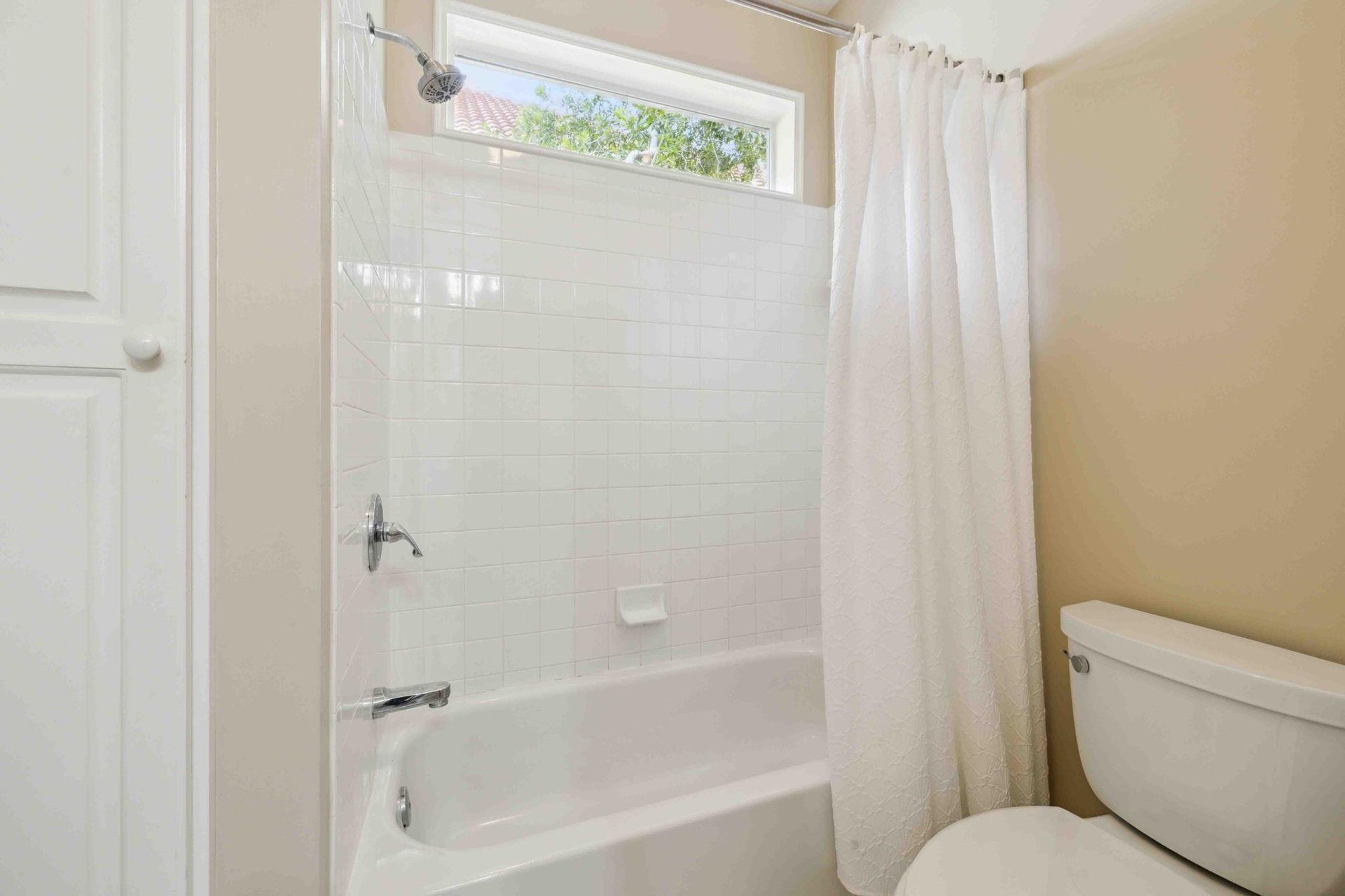 Bathroom 2 with TubShower Mix