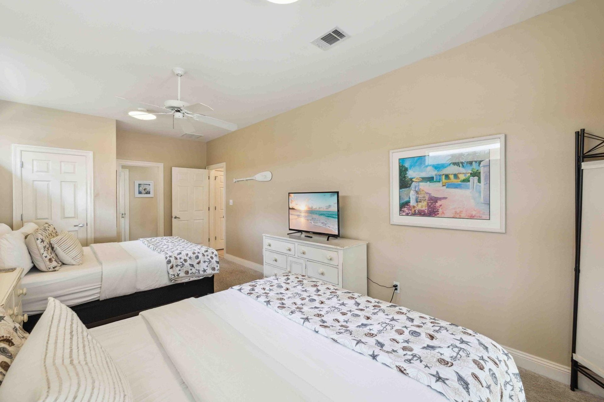 Bedroom 3 with 2 Queen Beds  Flat Screen TV