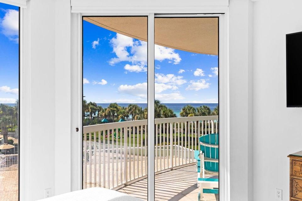 King Suite 2 Balcony Access