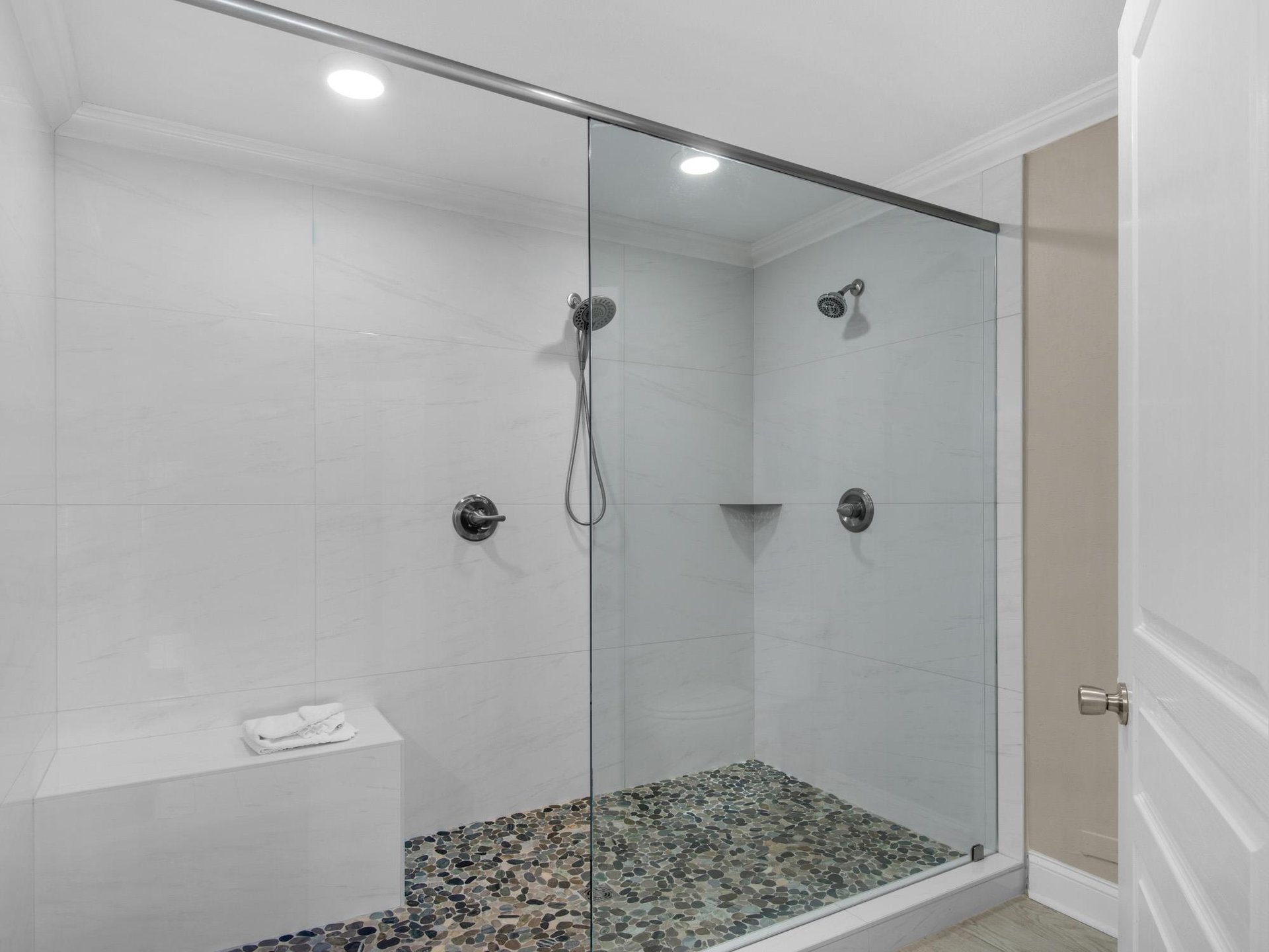 Walkin Shower in Bathroom 1