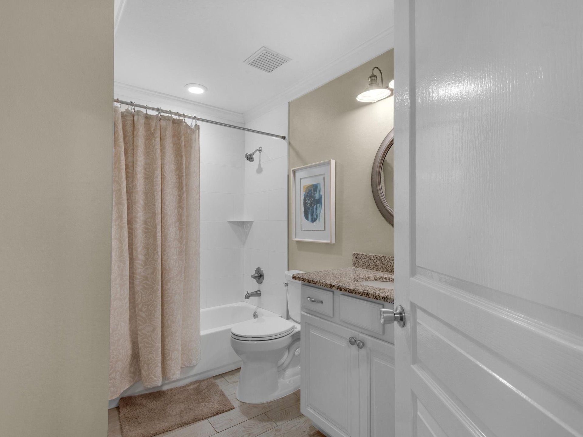 Bathroom 2 in Bedroom 2