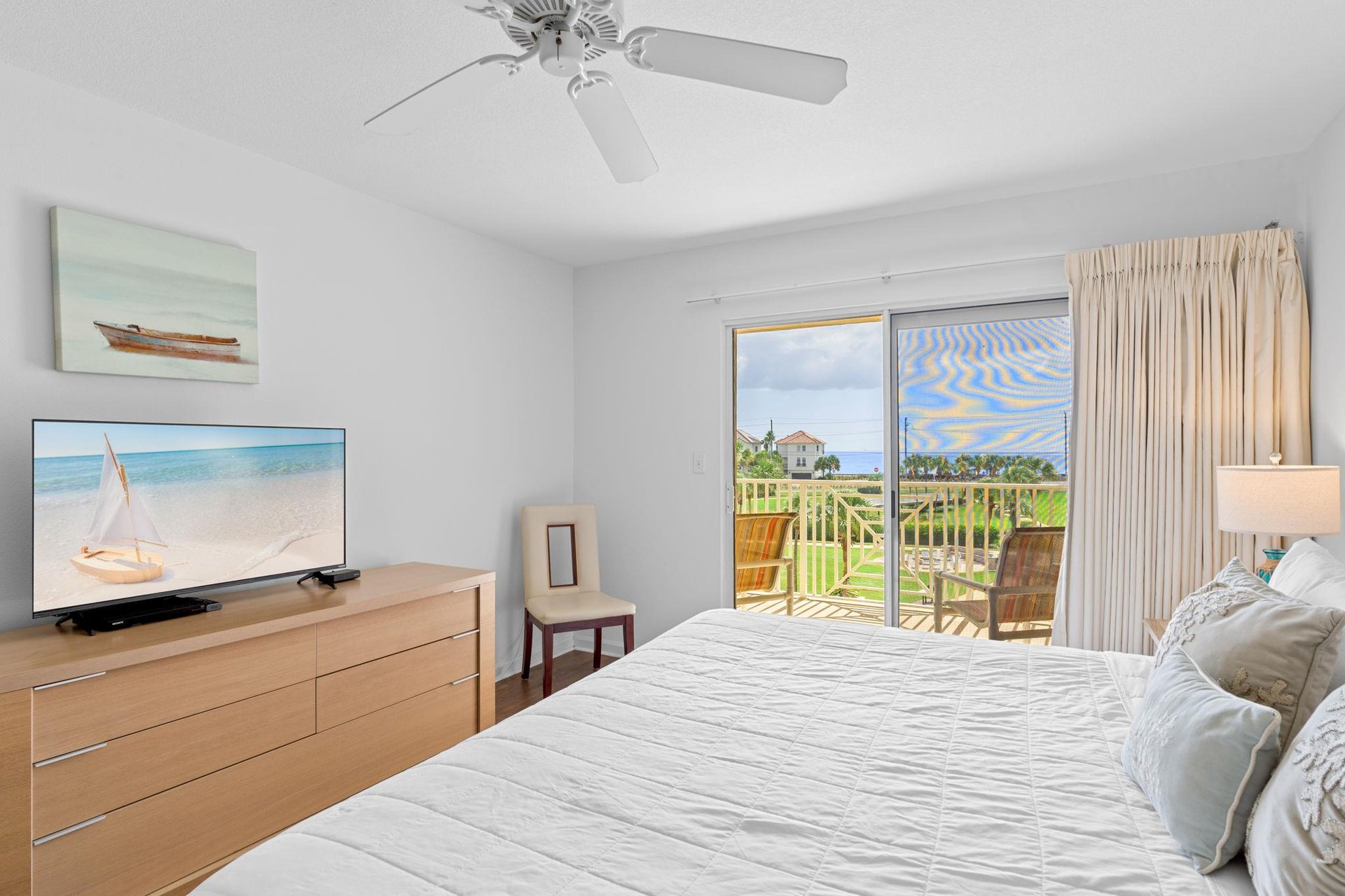 Primary bedroom with King bed and Balcony Access