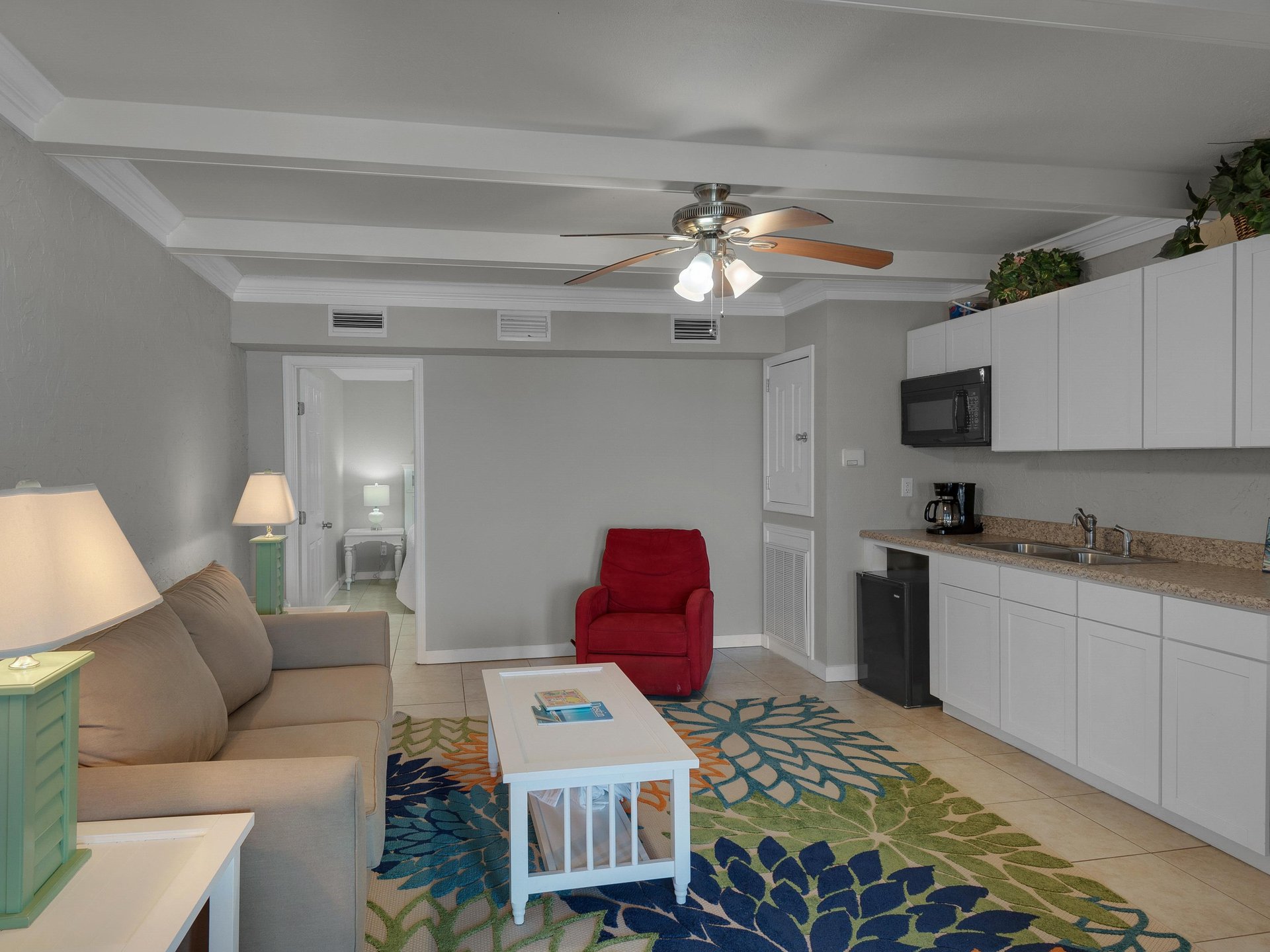 Sitting Area in Beach Level with Microwave and Mini Fridge