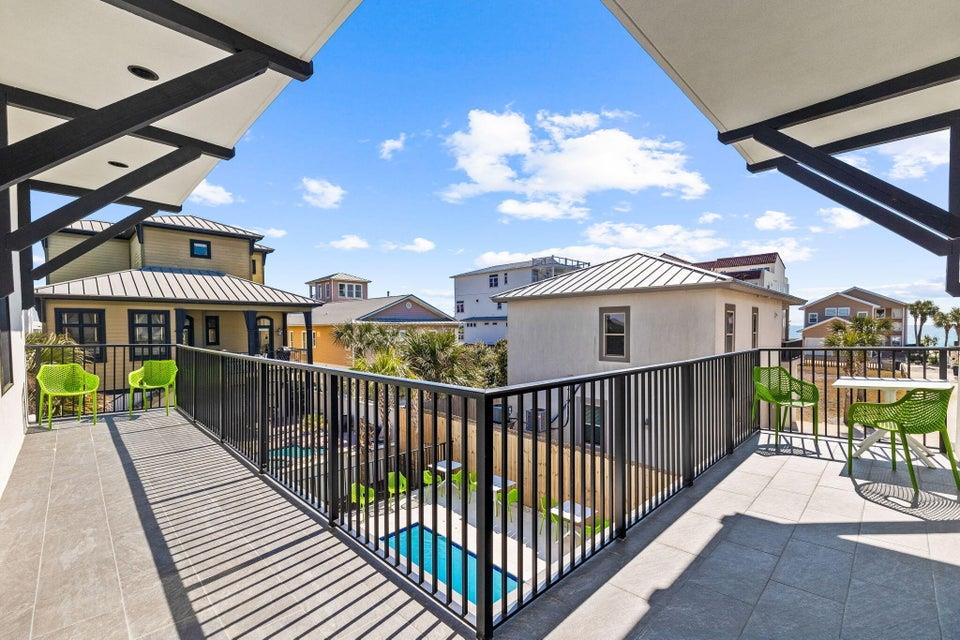 Private Balcony off Living Area
