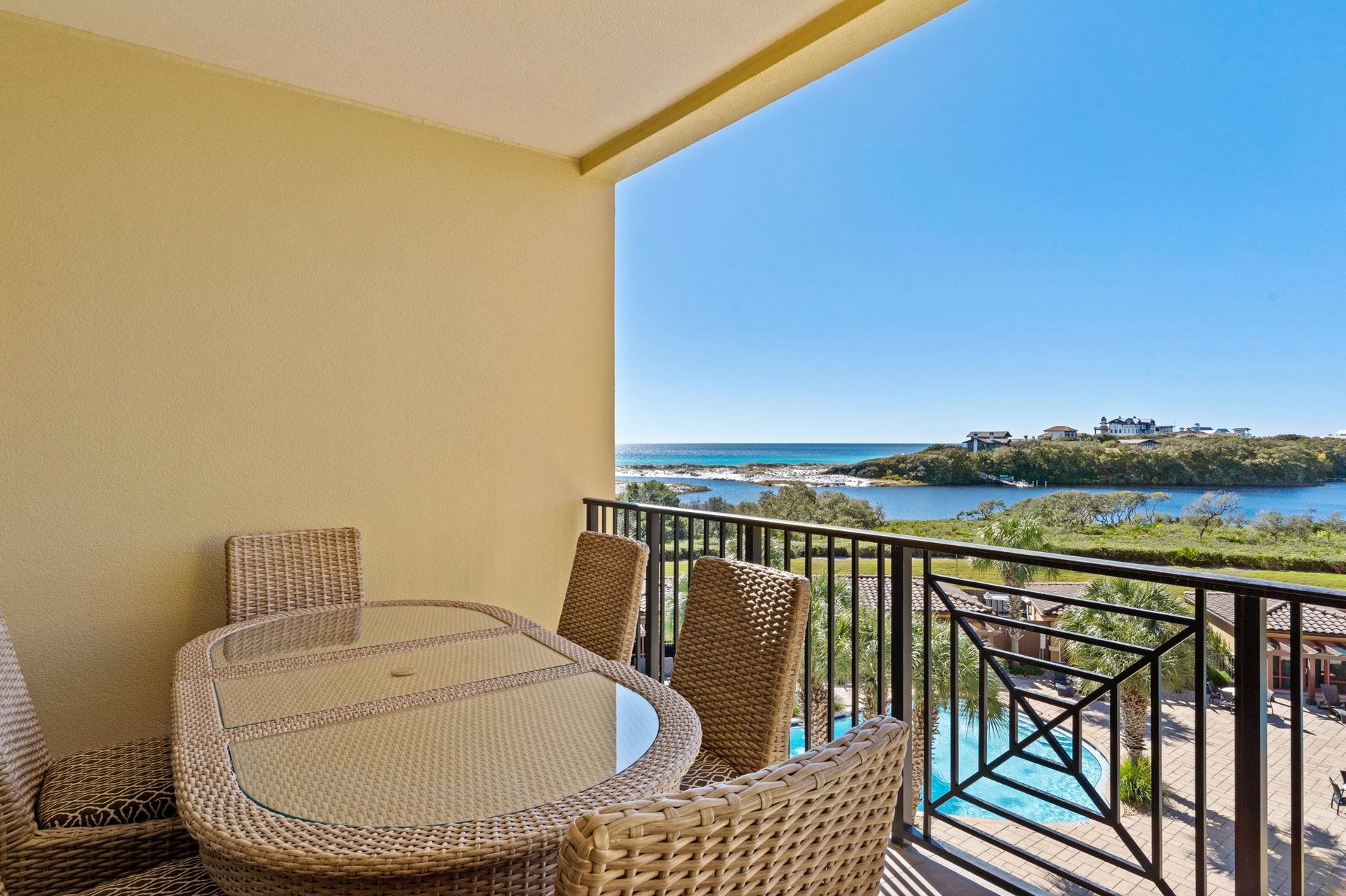 Outdoor Dining on Private Balcony