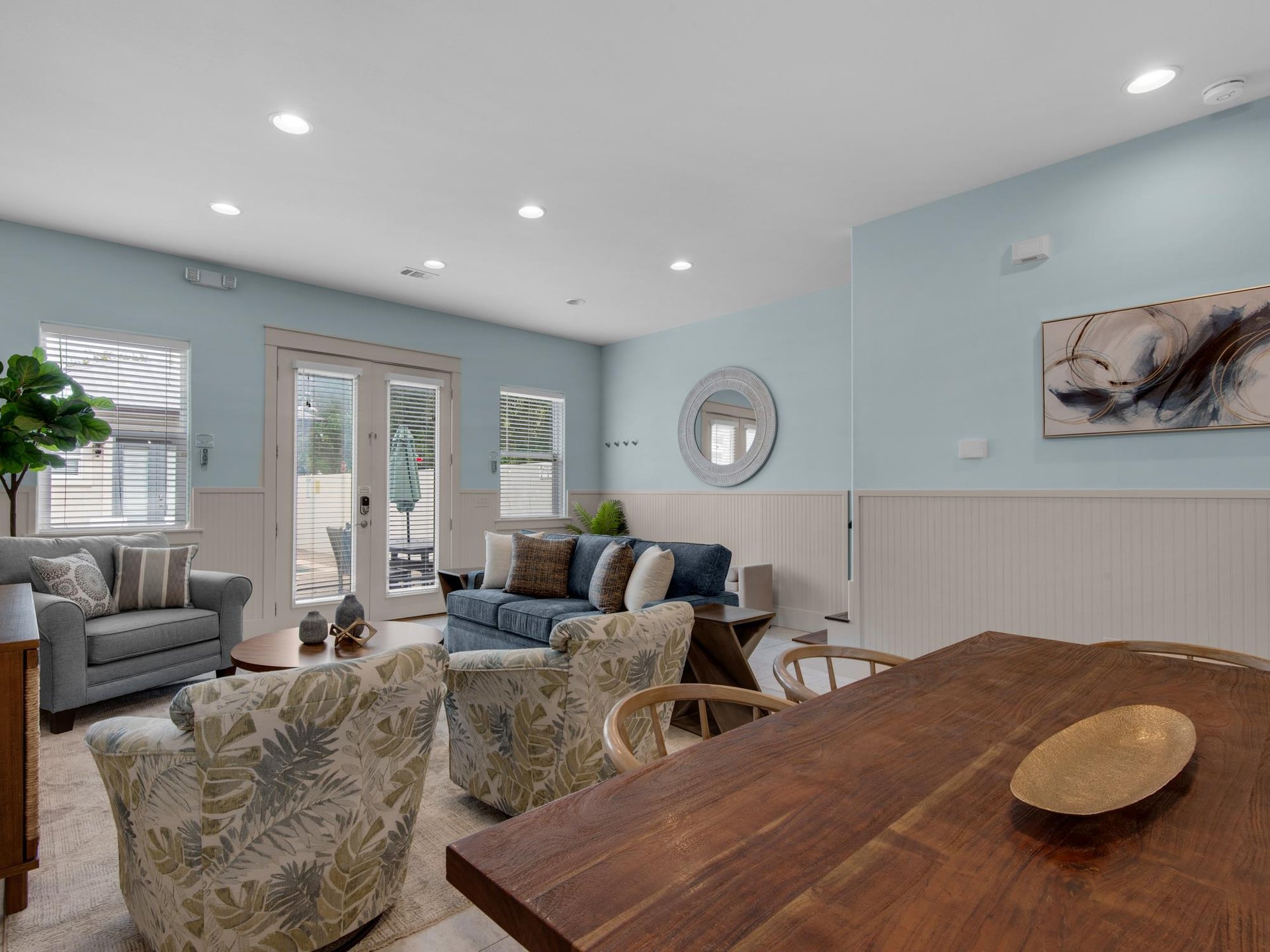 Living Room provides plenty of Seating