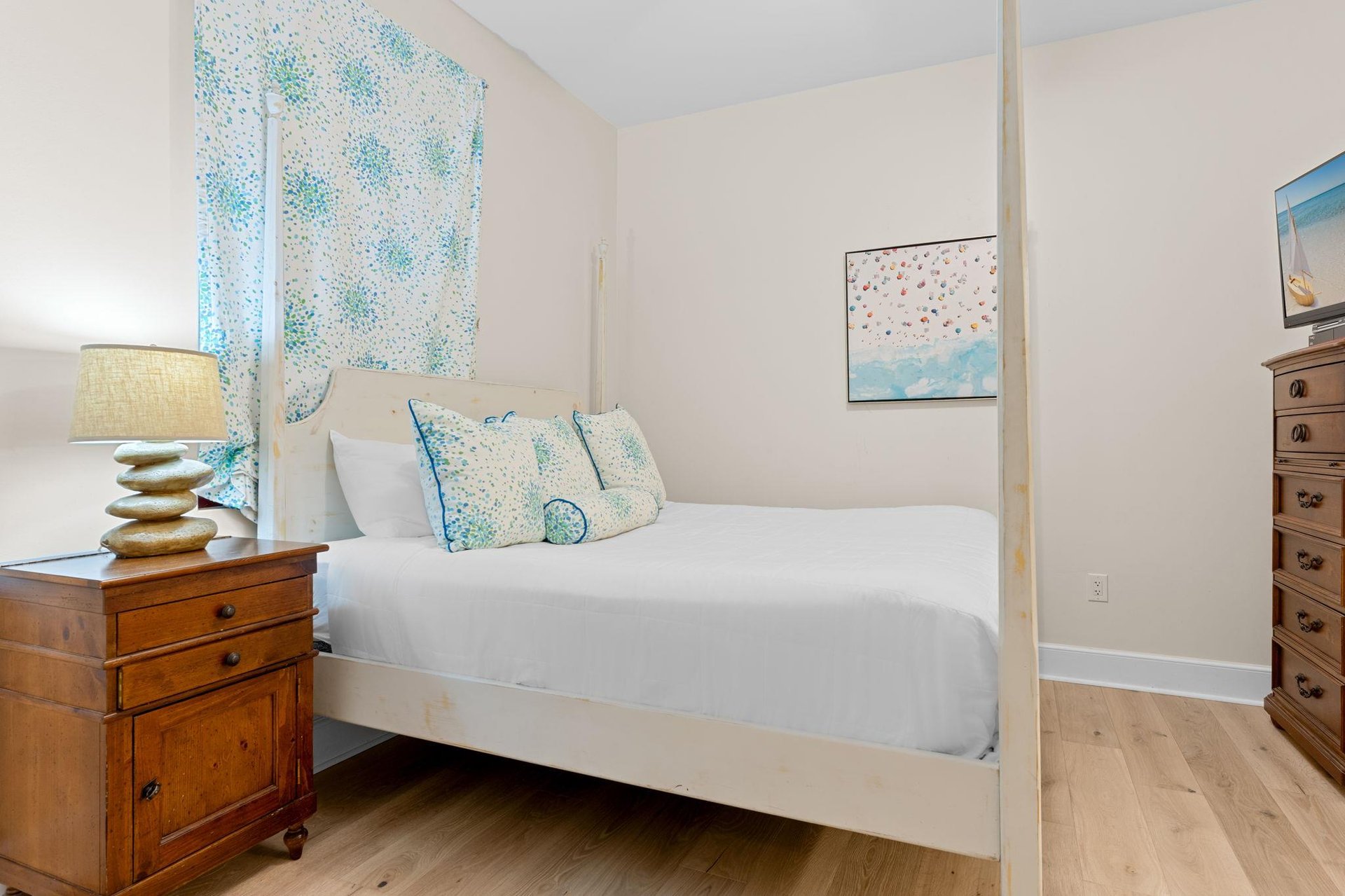 Bedroom 2 with King Bed