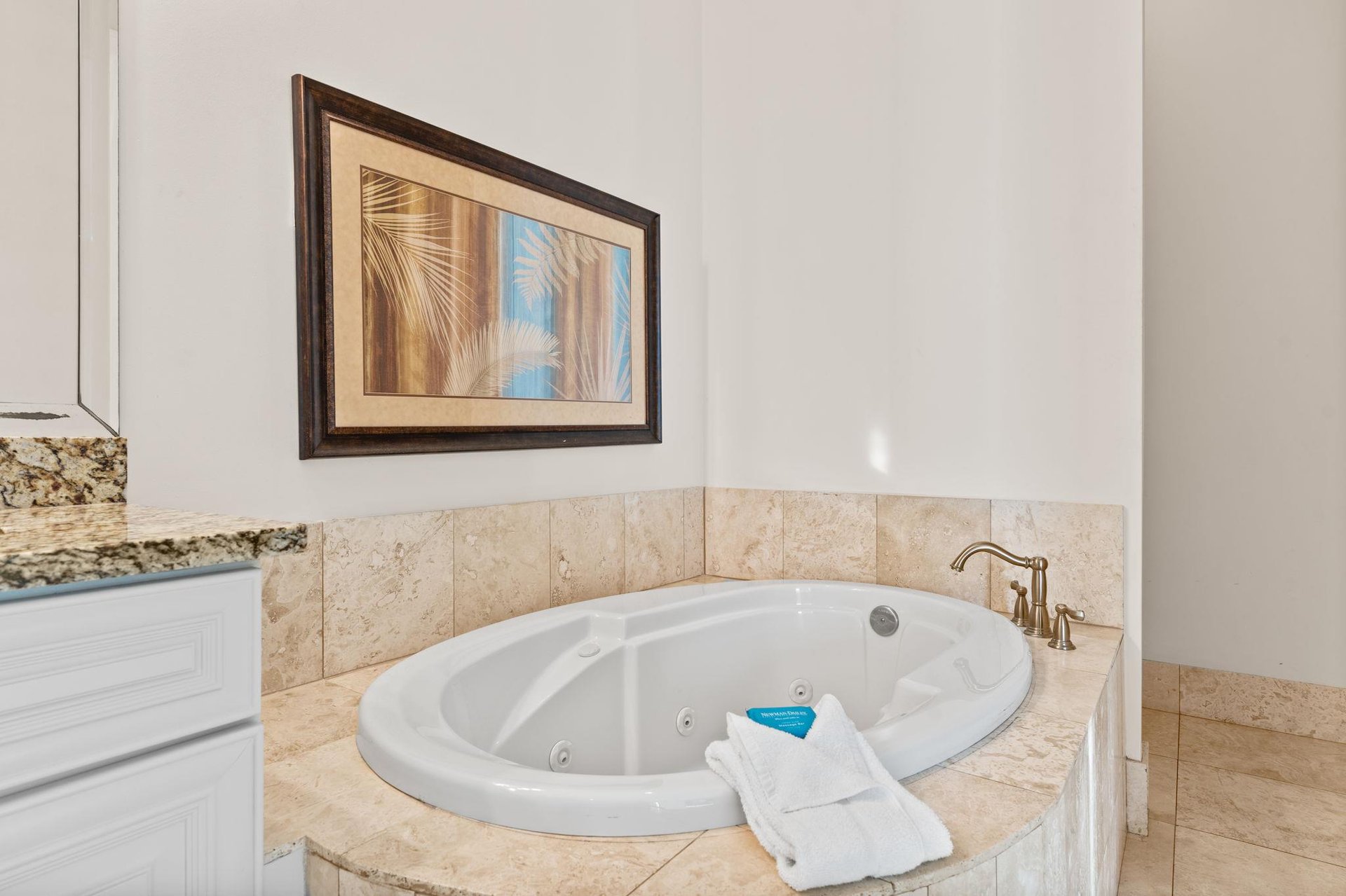 Bathroom 1 Soaking Tub