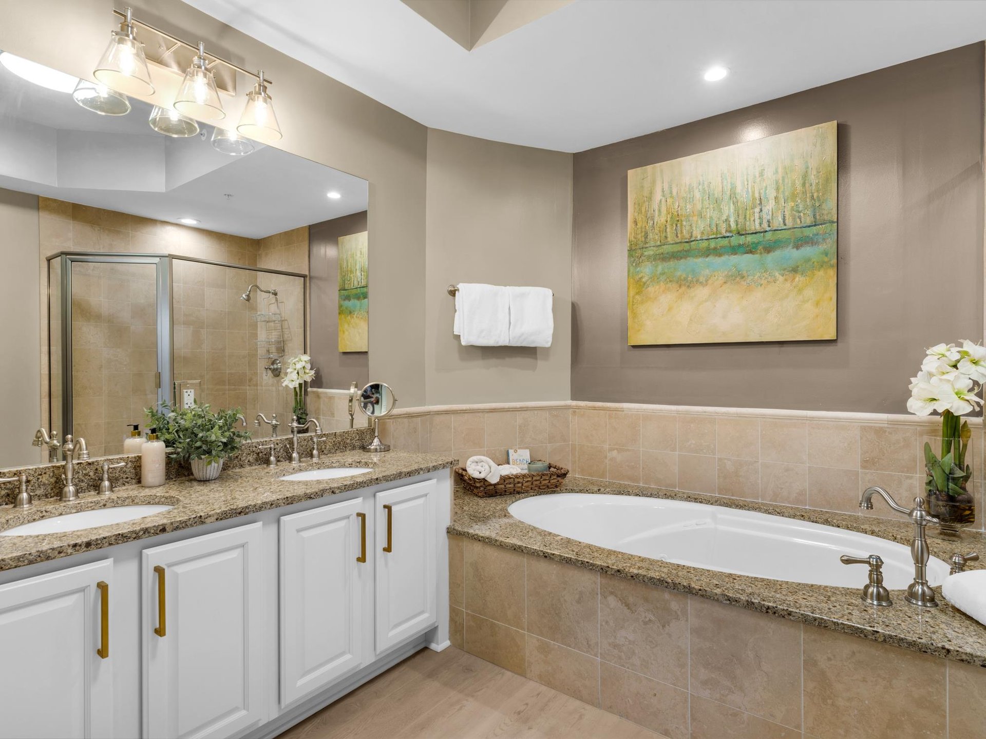 1st Floor Bathroom 2