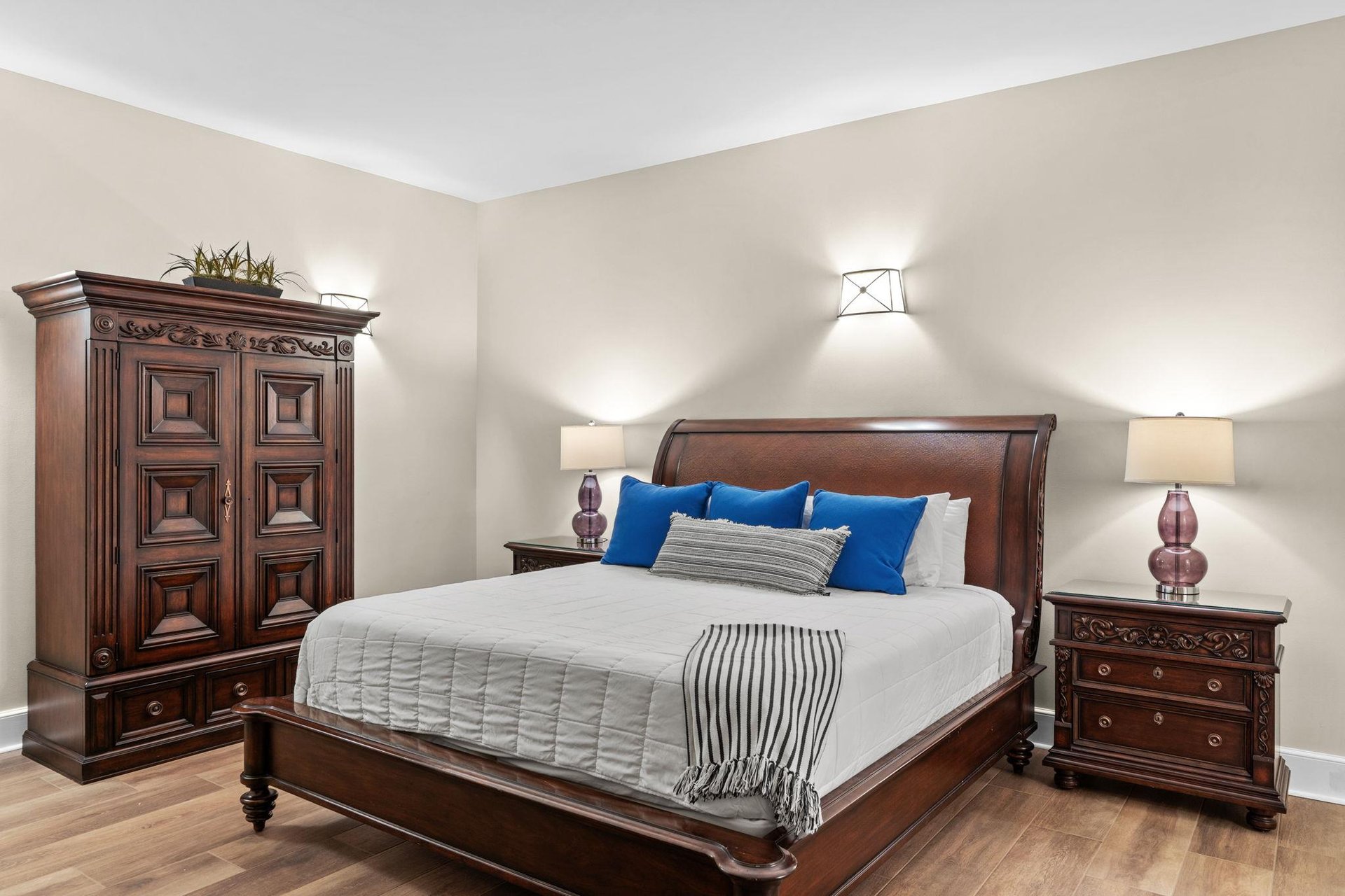 Bedroom 3 with King Bed