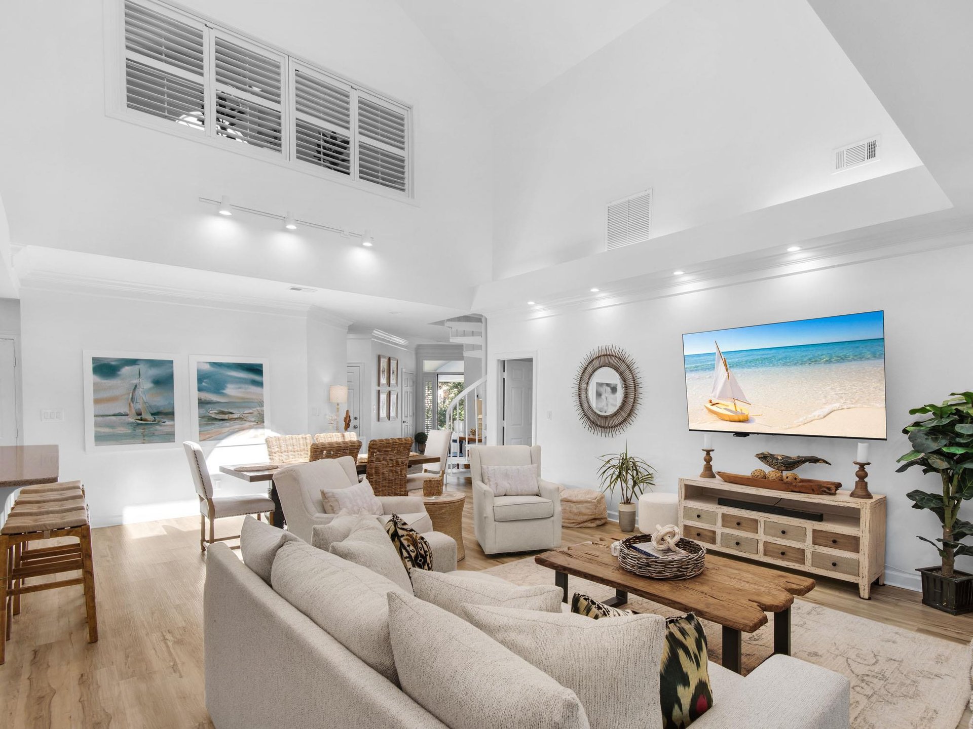 Plenty of Seating Living Area