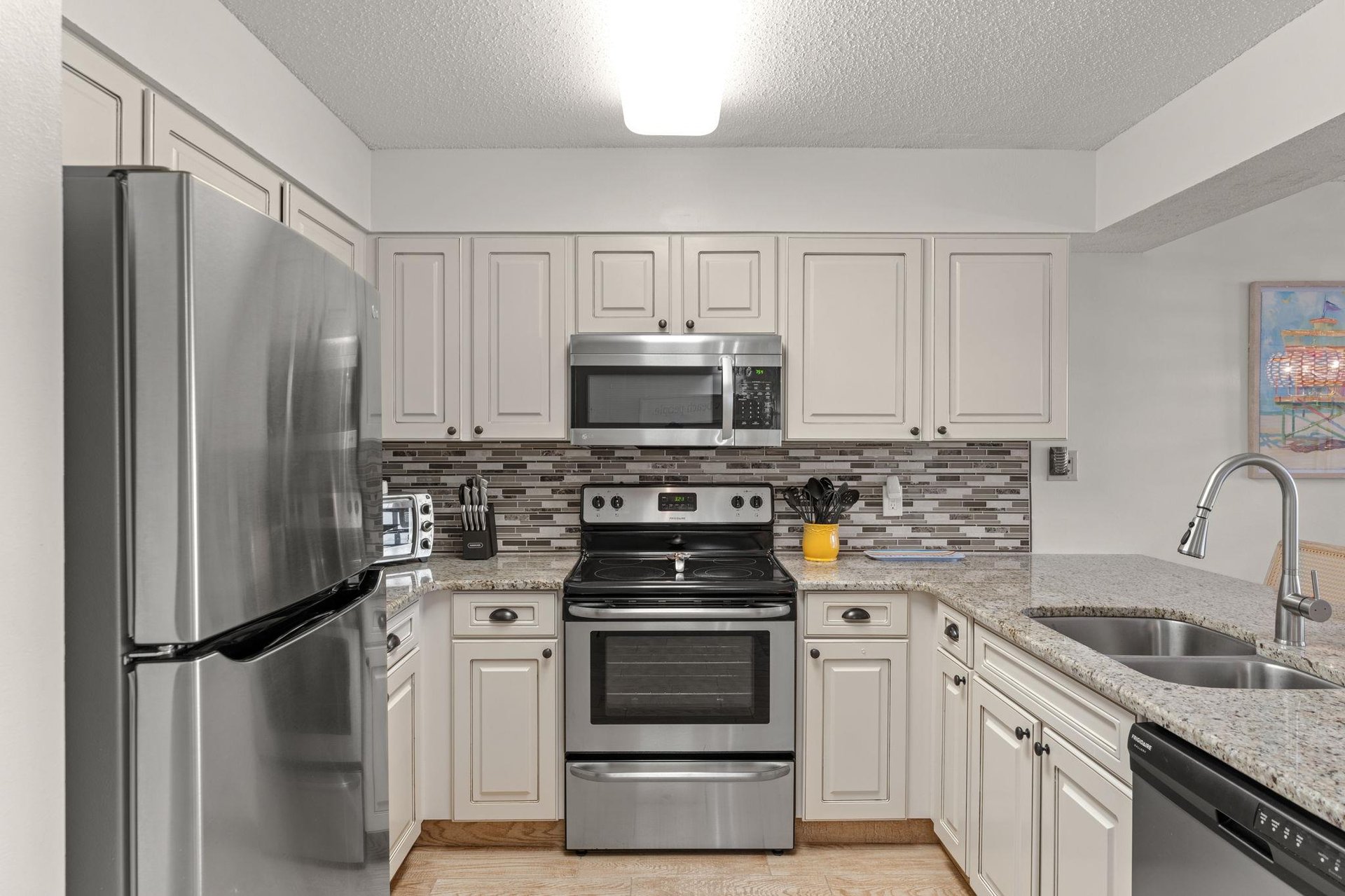 Fully equipped Kitchen for making meals with memories