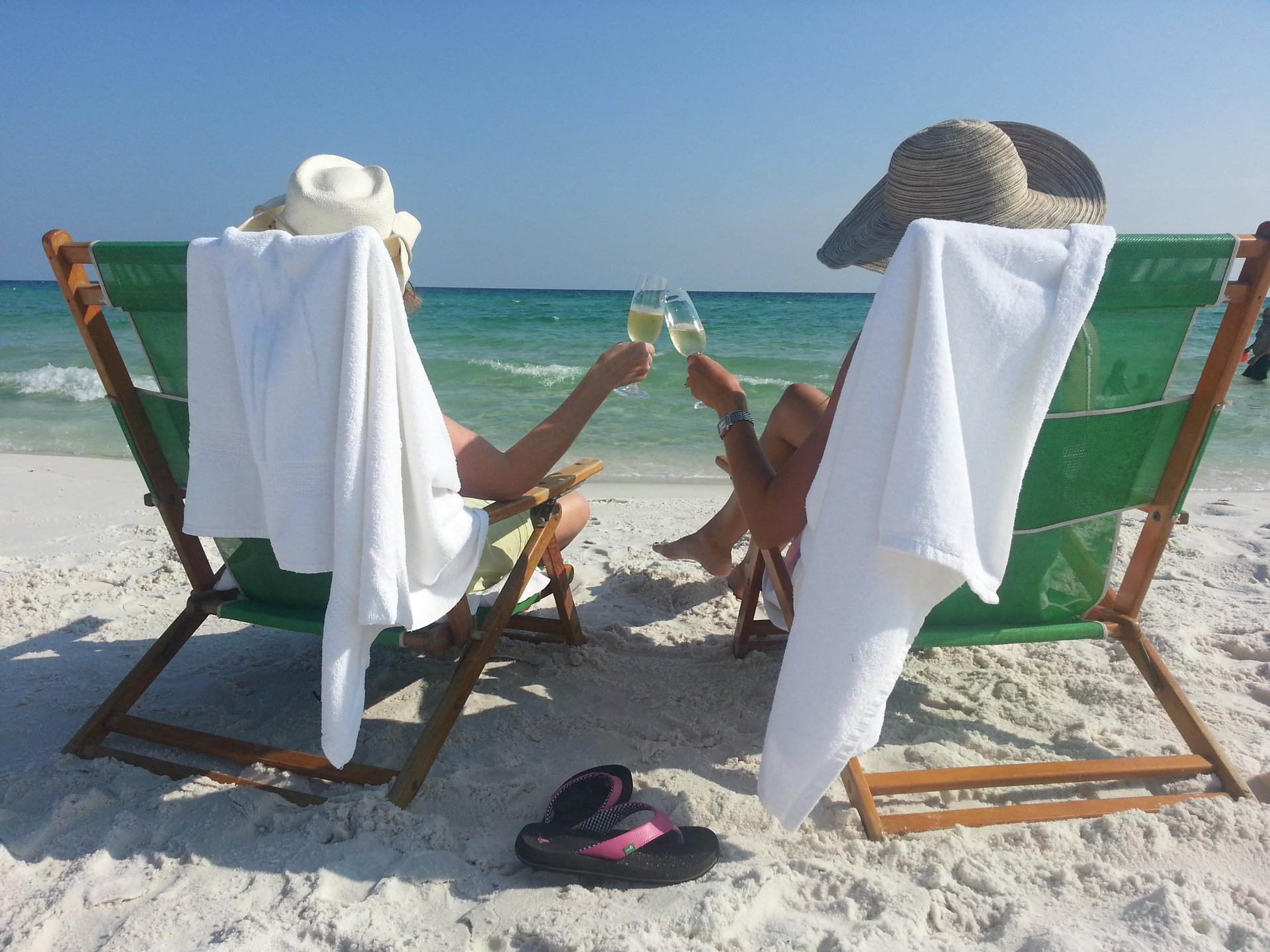 221202NewYearsEveToast