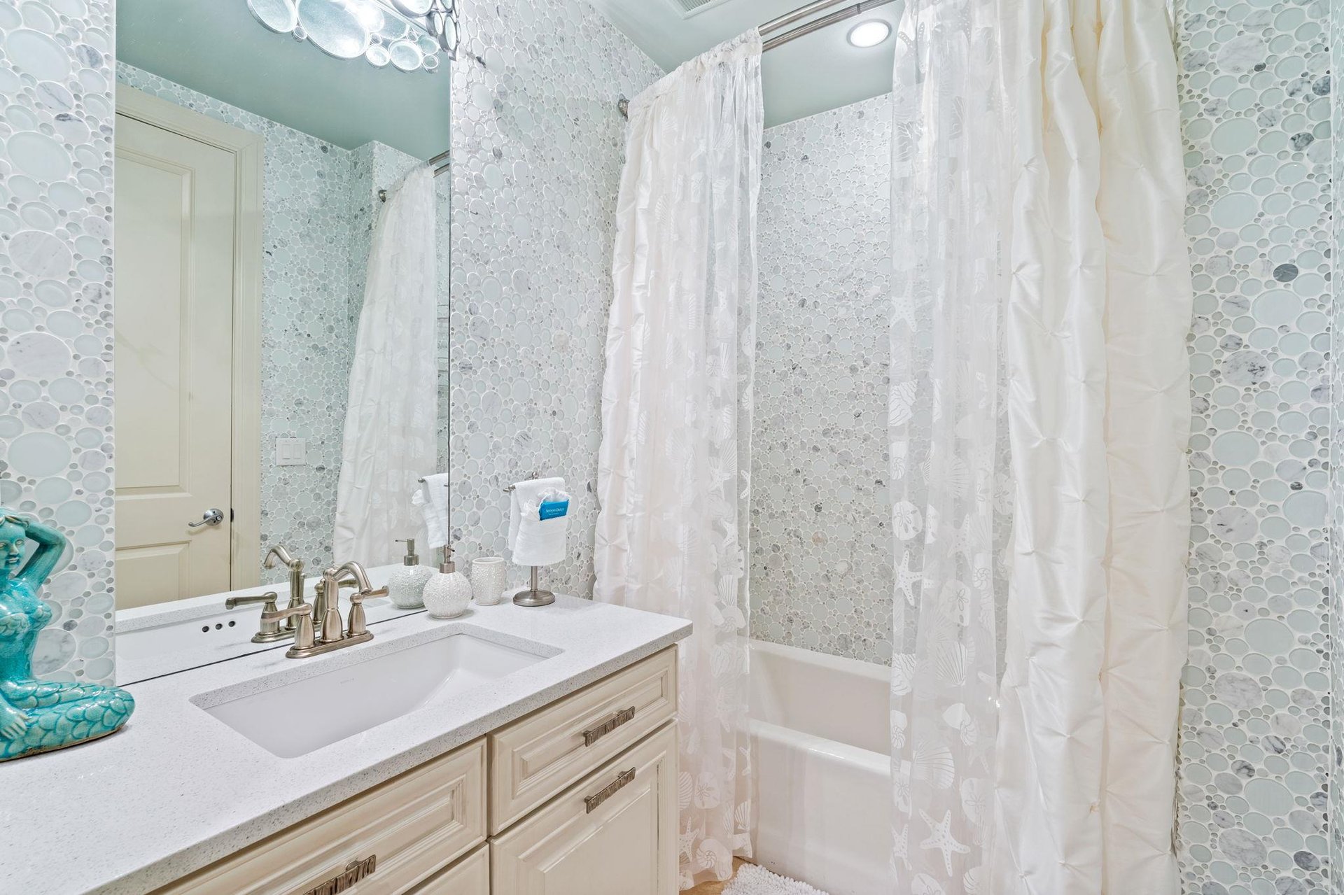 Bathroom 4 TubShower Combo