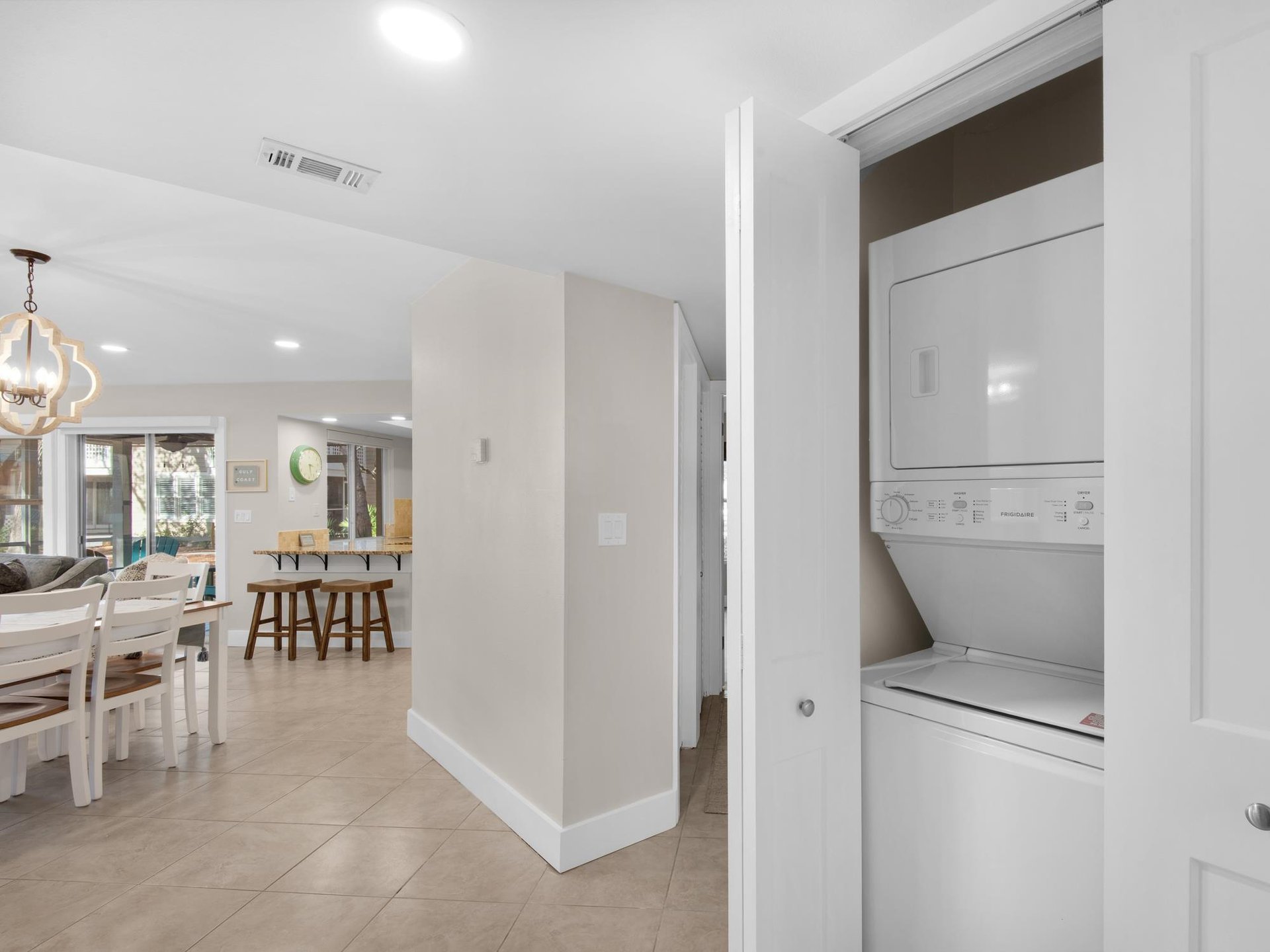 Your convenience is covered with inunit laundry tucked neatly into this bright, modern space.