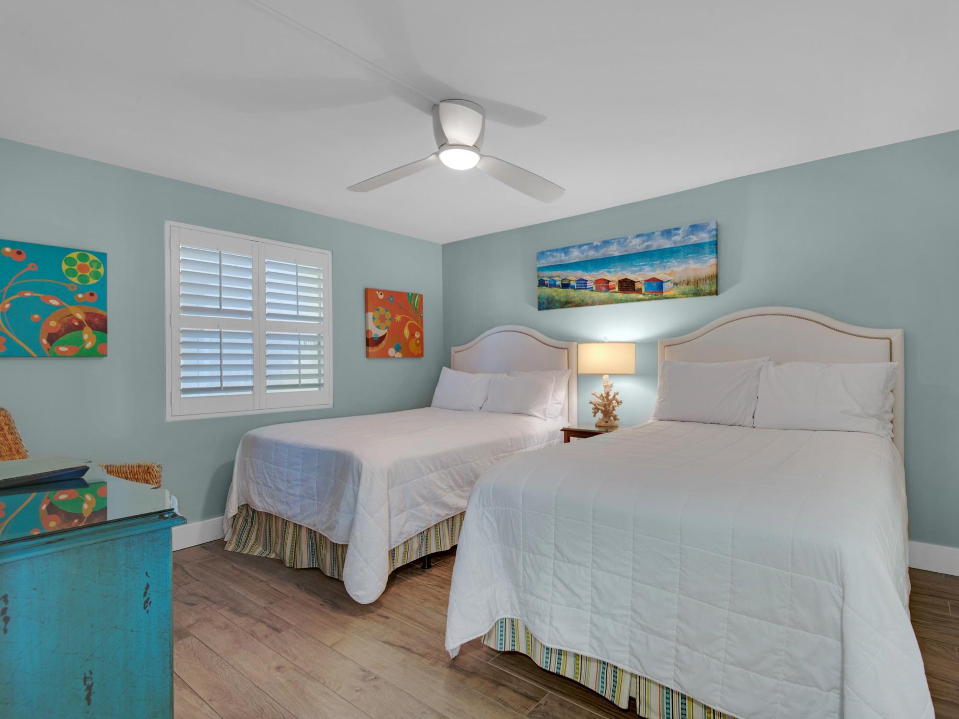 Bedroom 2 with 2 Doubles