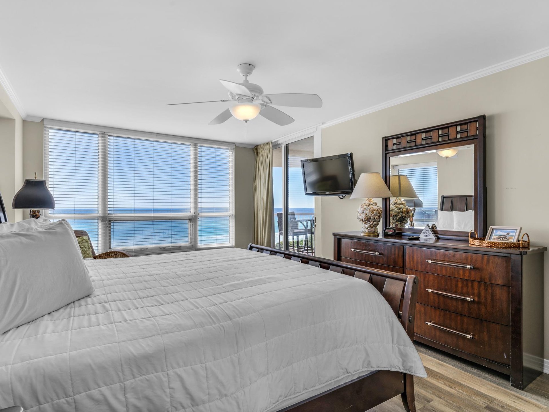 Flat Screen TV and Private Entrance to Patio in Bedroom 1