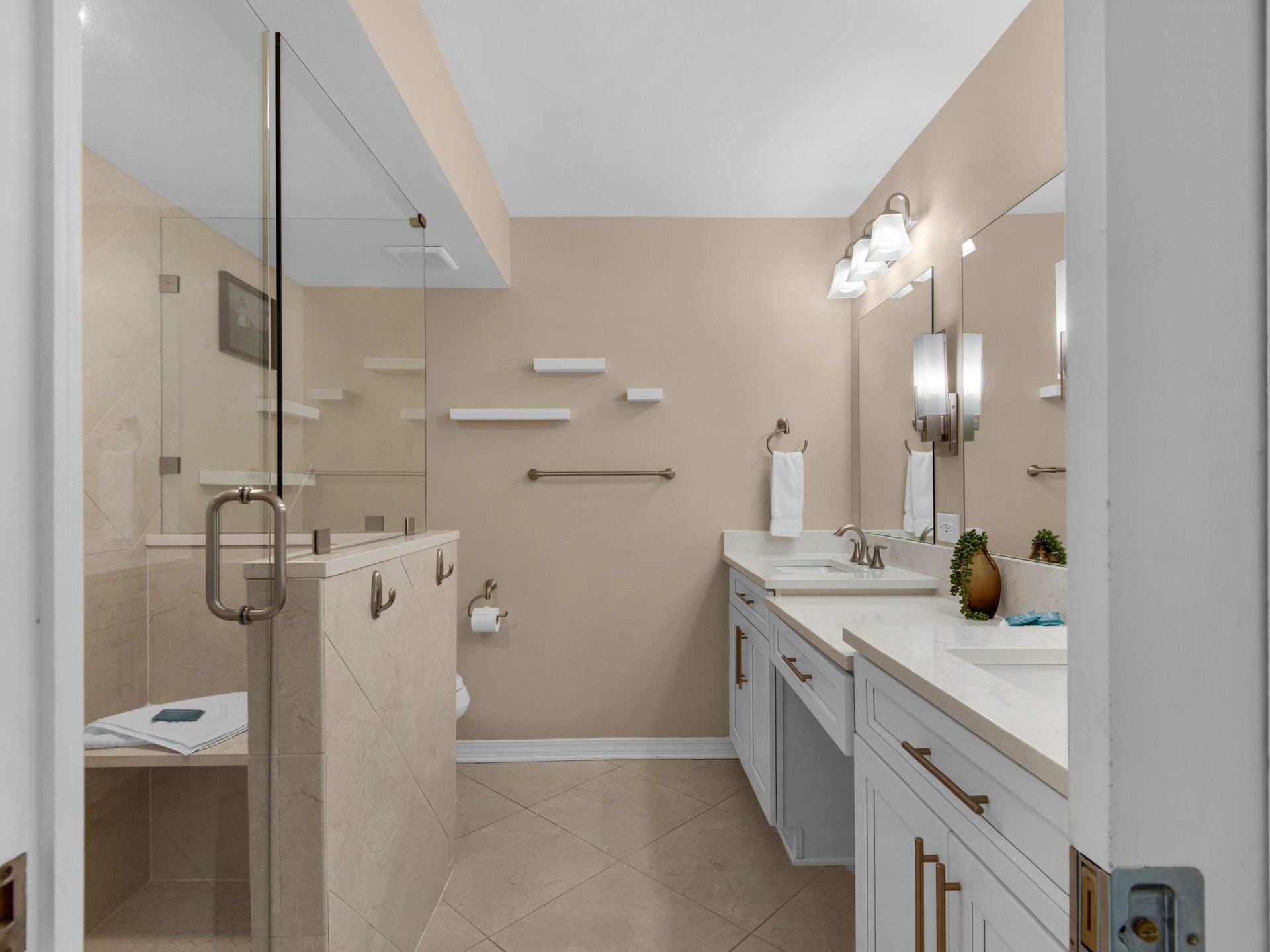 WalkIn Shower in Bathroom 1