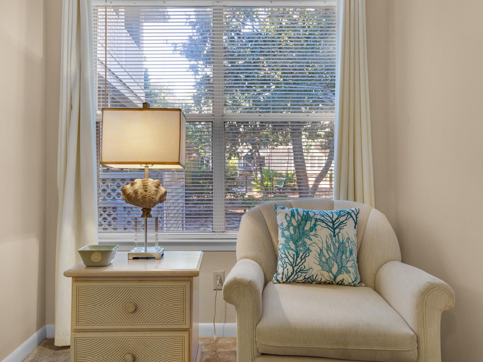 Sitting Area in Bedroom 1