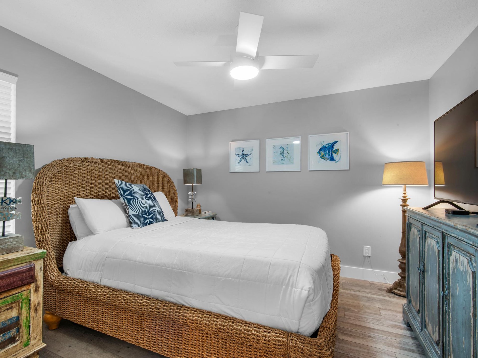 Bedroom 2 with Queen Bed