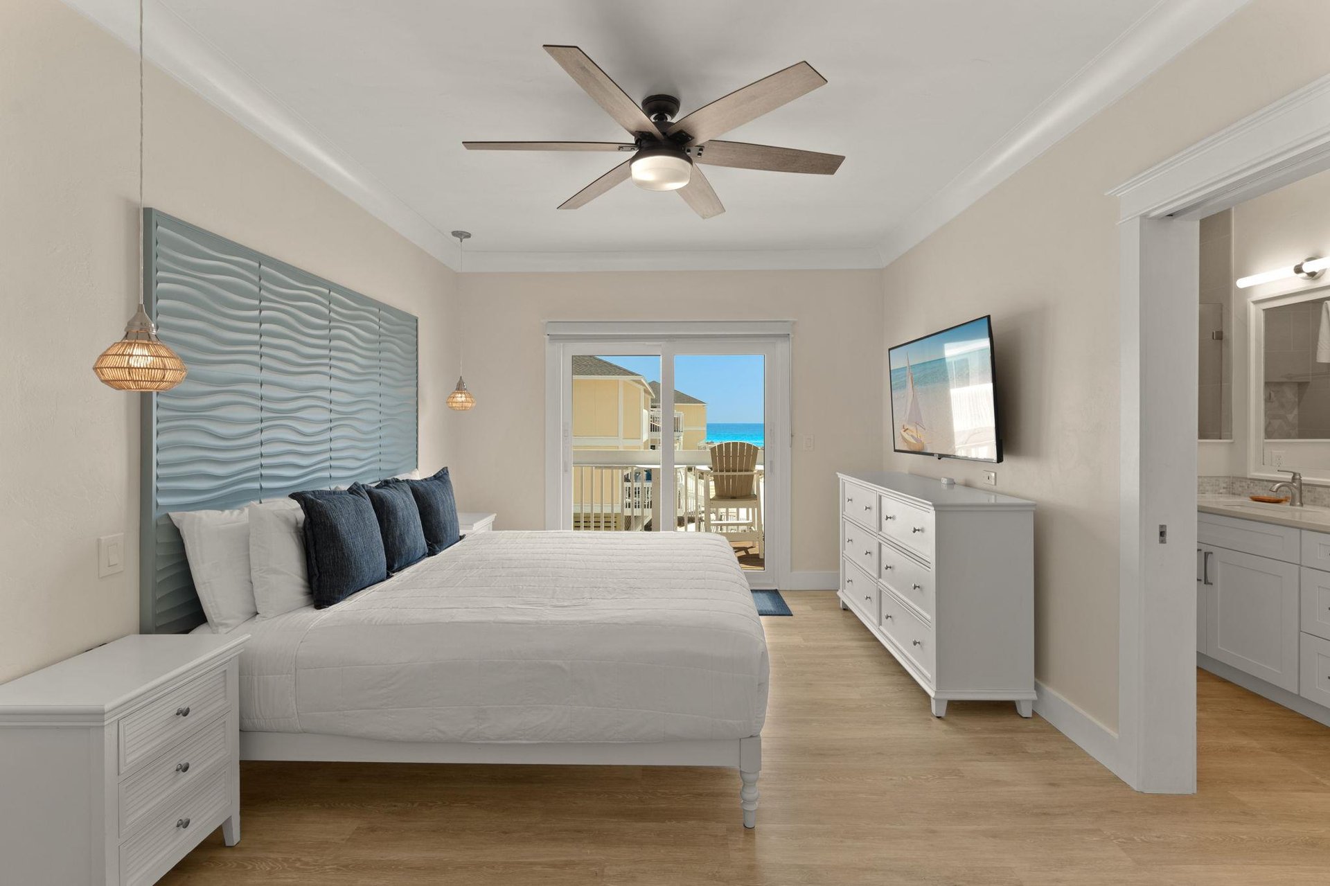 Bedroom 1 with gulf view and Access to private balcony