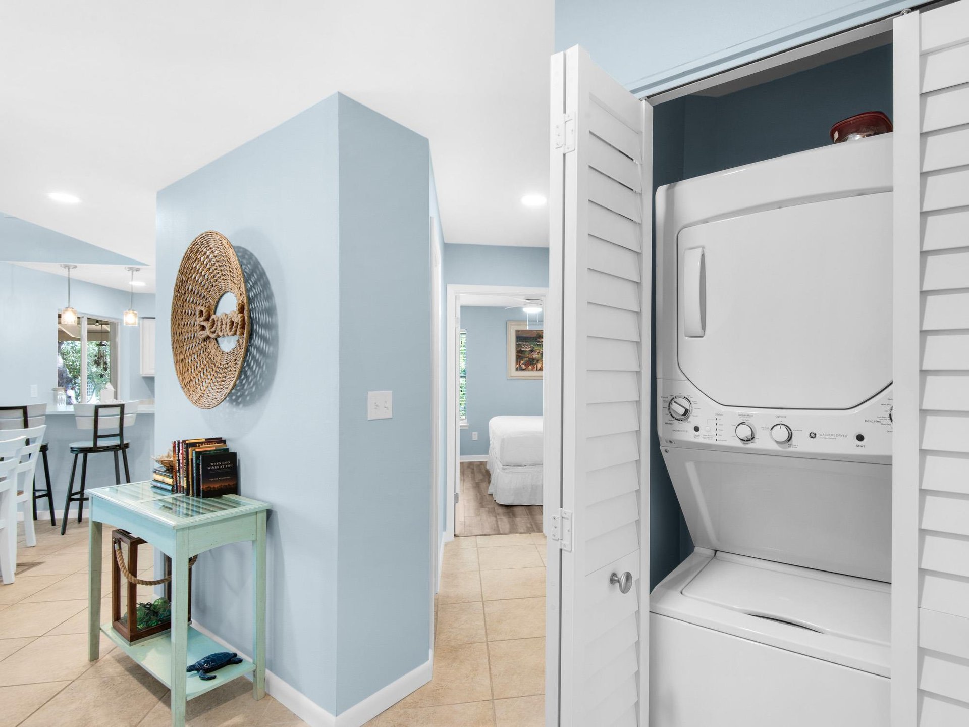 Convenient inunit laundry makes your coastal getaway effortless, with a washer and dryer ready for beach days.