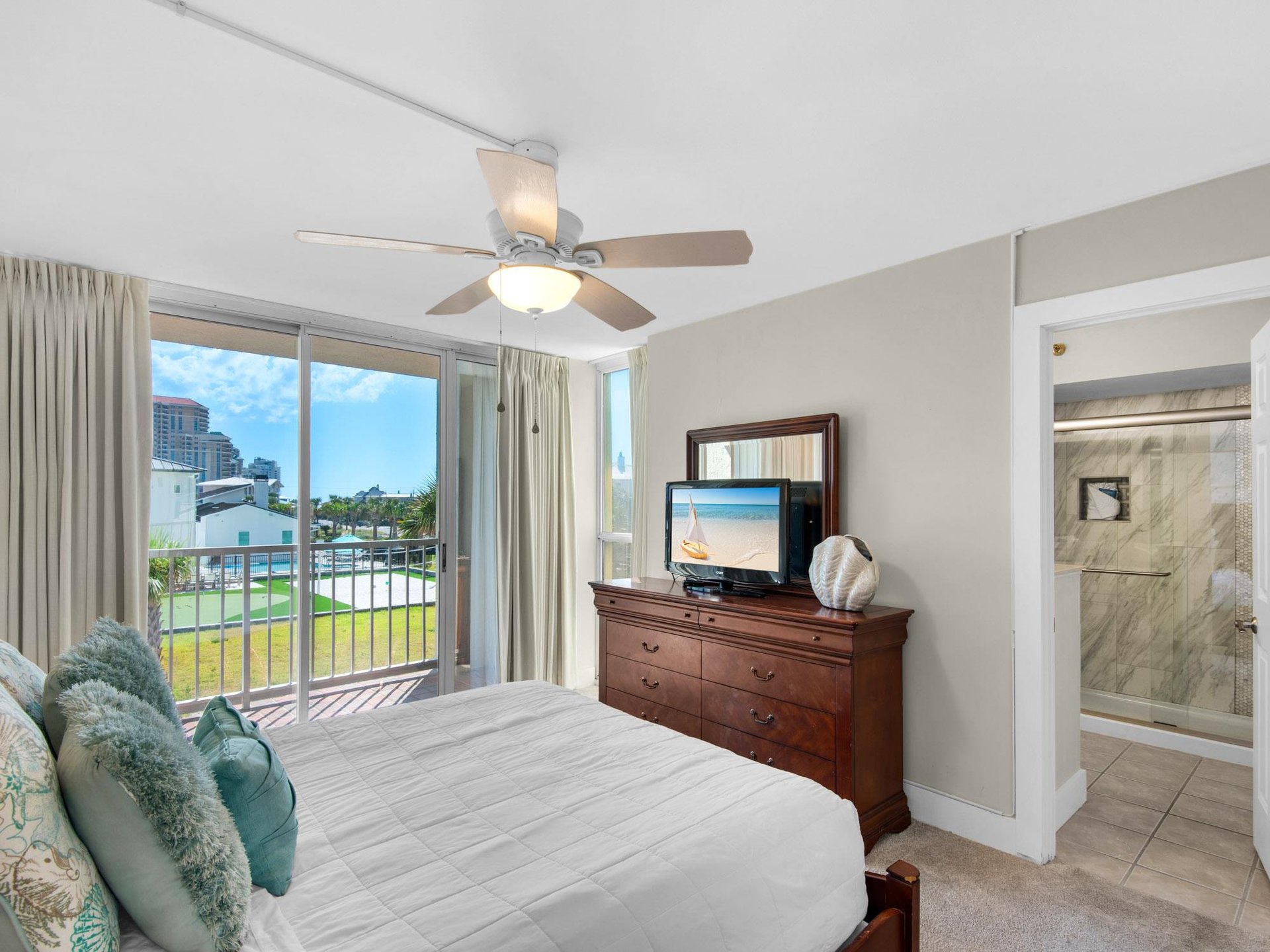 Bedroom 2 with Flat Screen TV