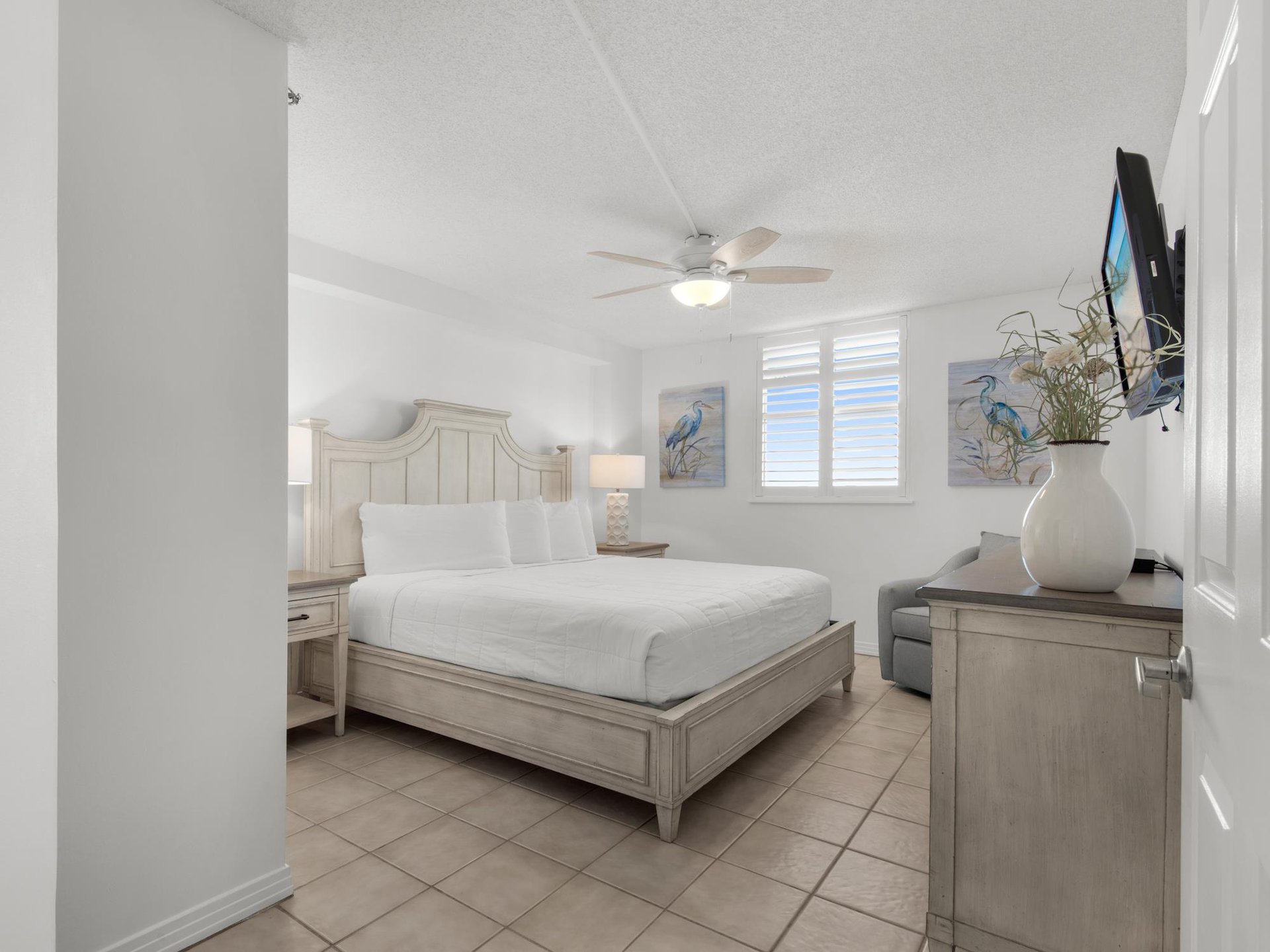 Bedroom 2 with King Bed