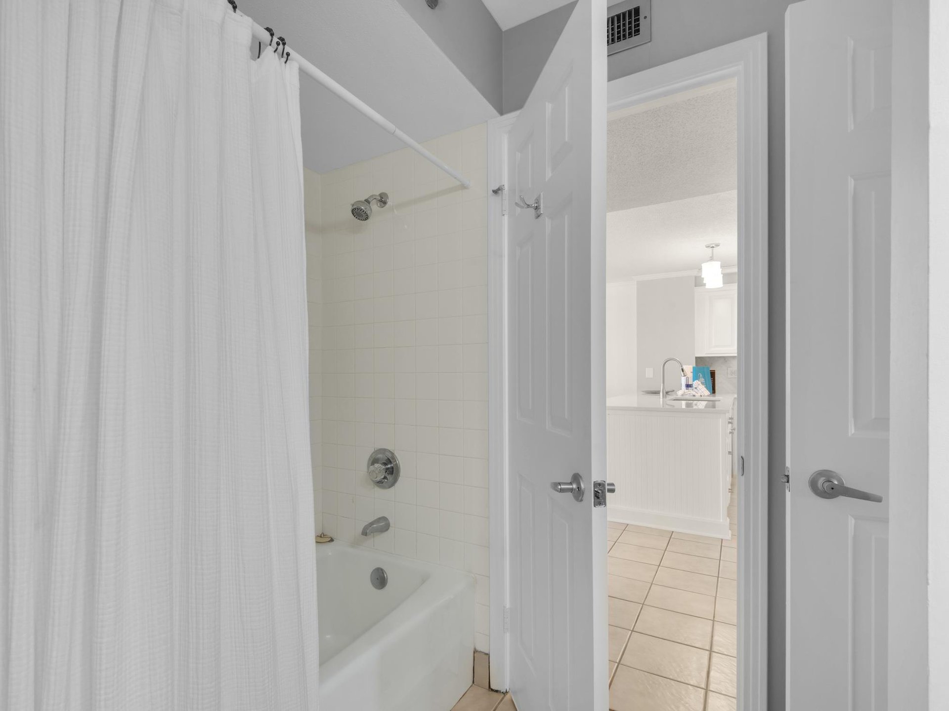 Bathroom 3 with Tub Shower Combo