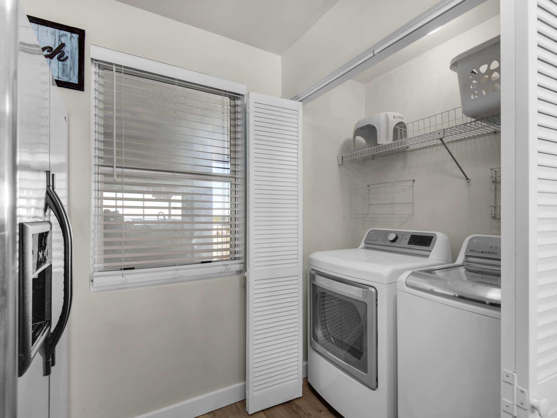 Full Sze Washer and Dryer In Unit