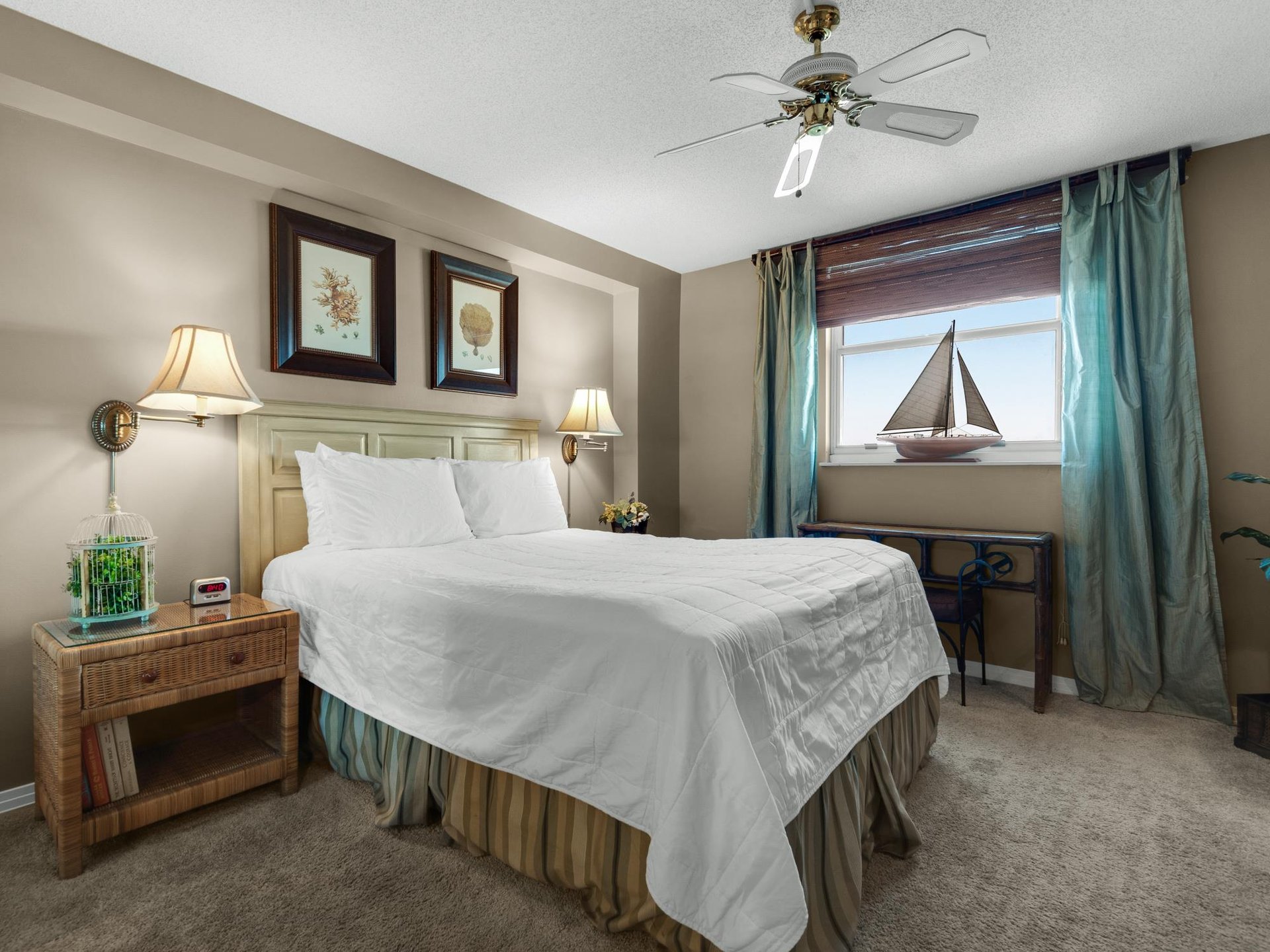 Bedroom 3 with Queen Bed