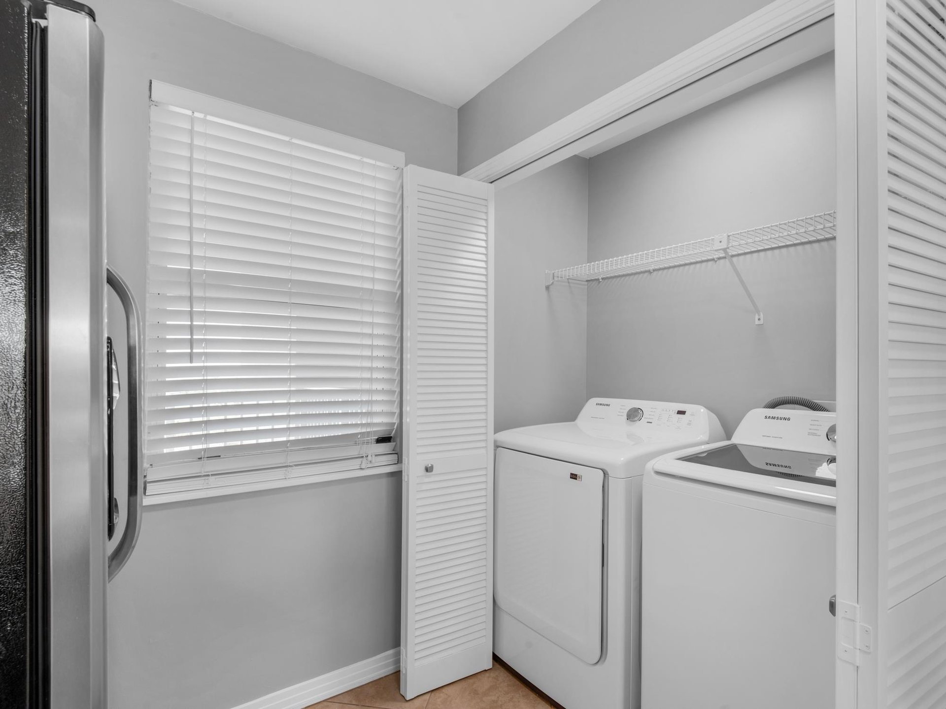 Full Size Washer and Dryer In Unit