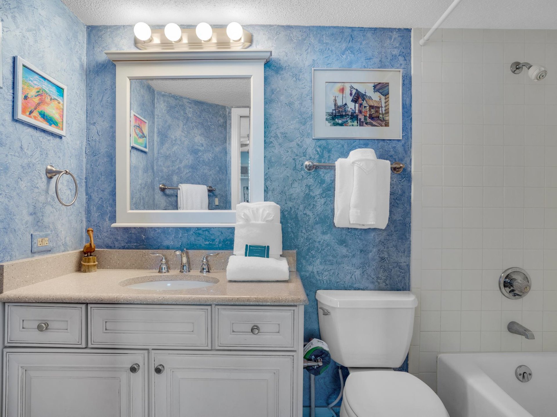 Bathroom 3 with Tub Shower Combo