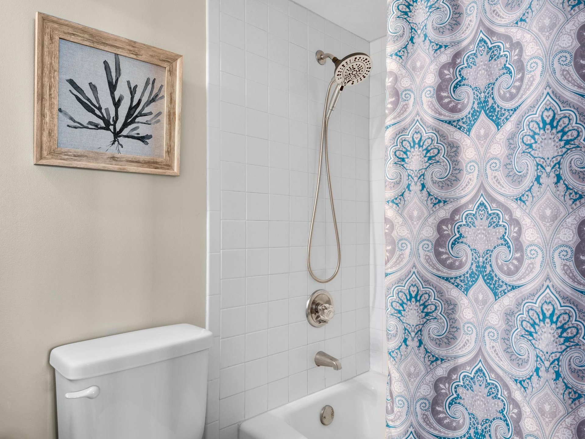 Bathroom 3 with Tub Shower Combo