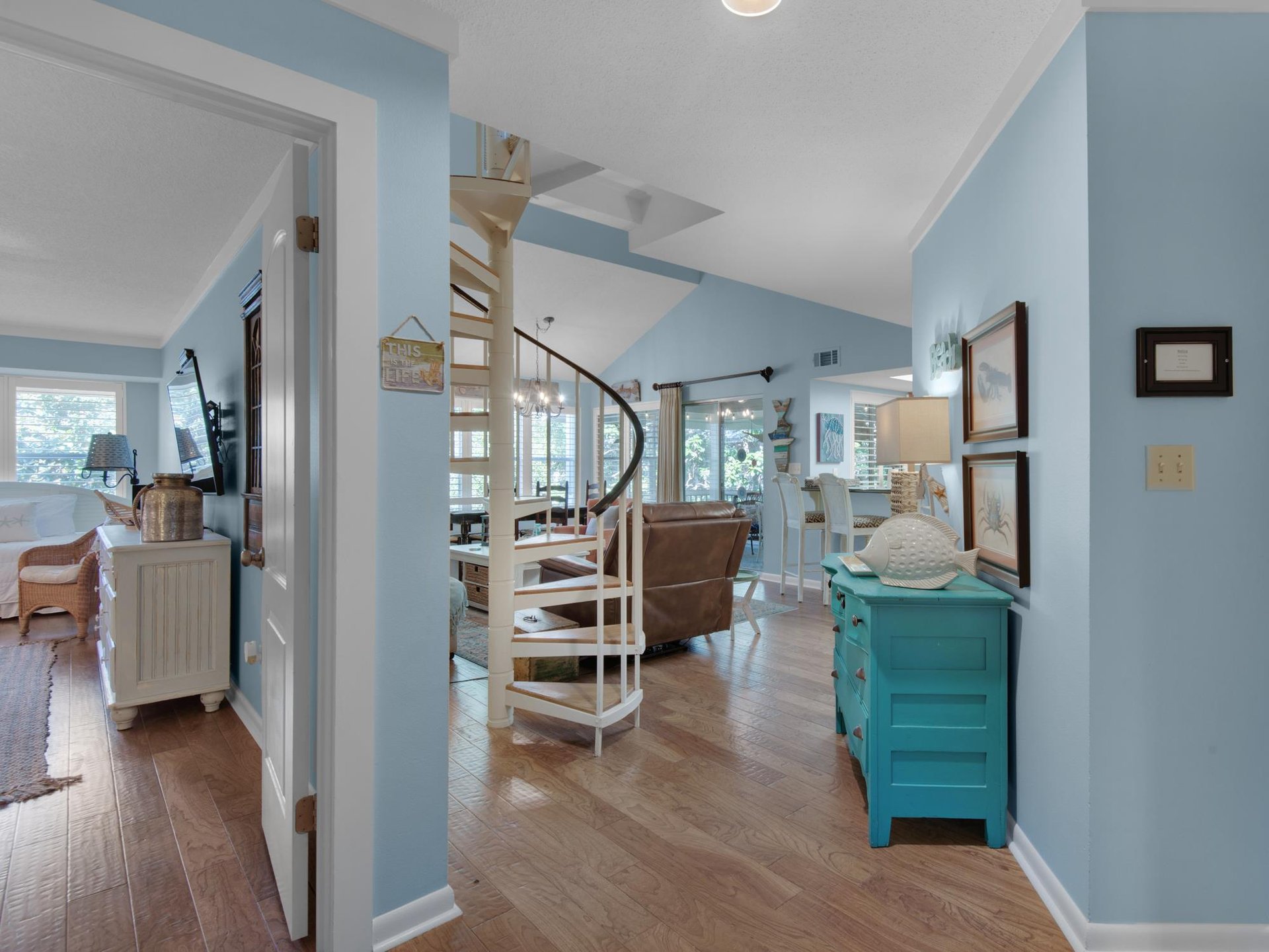 Entryway to Cottage 185