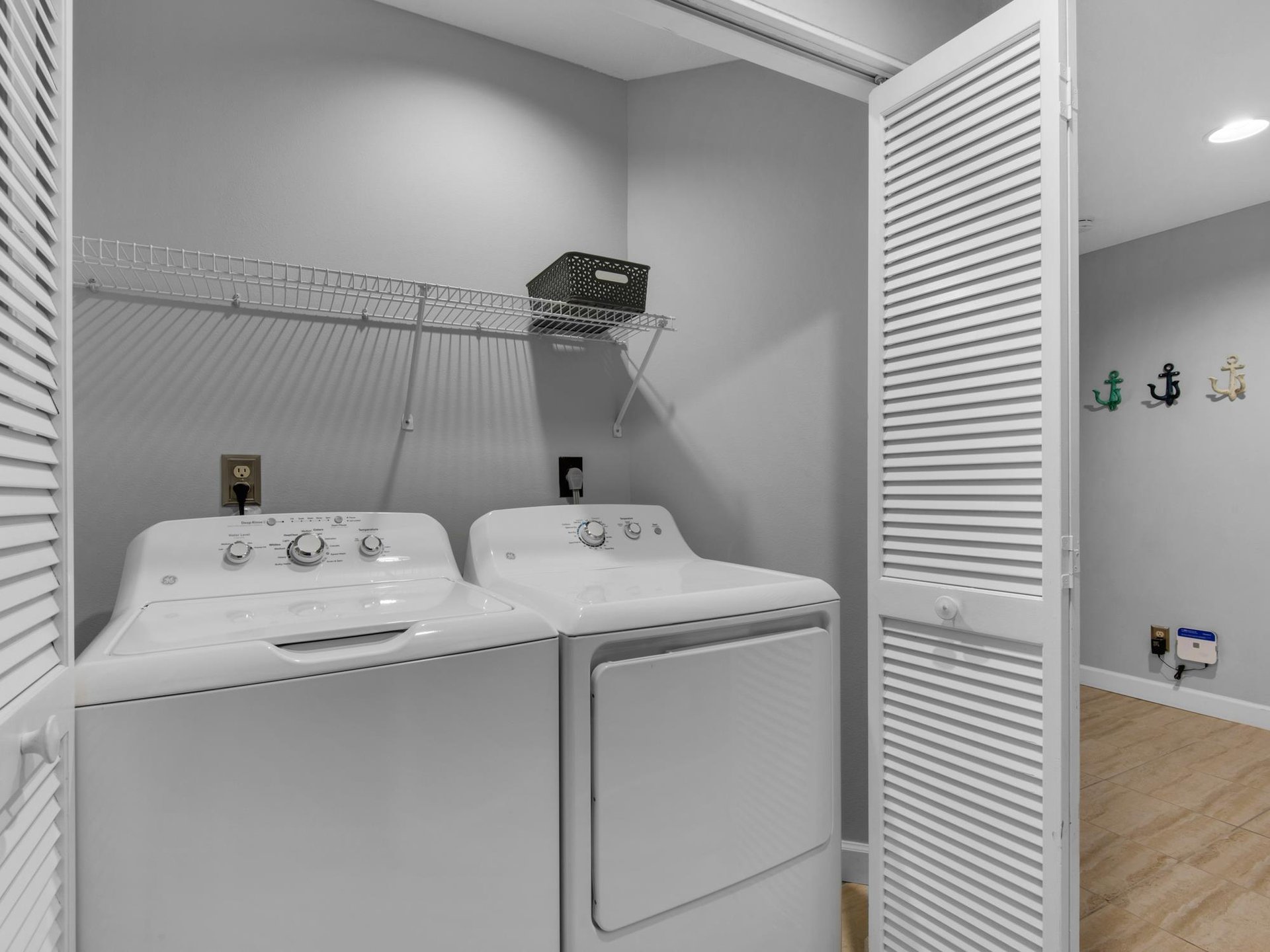 Full Size Washer and Dryer In Unit