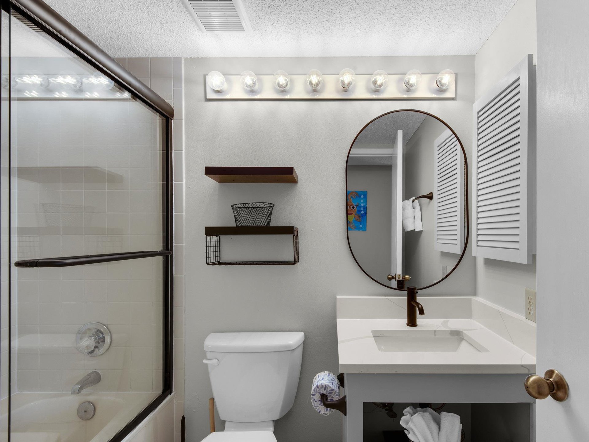 Bathroom 3 with Tub Shower Combo