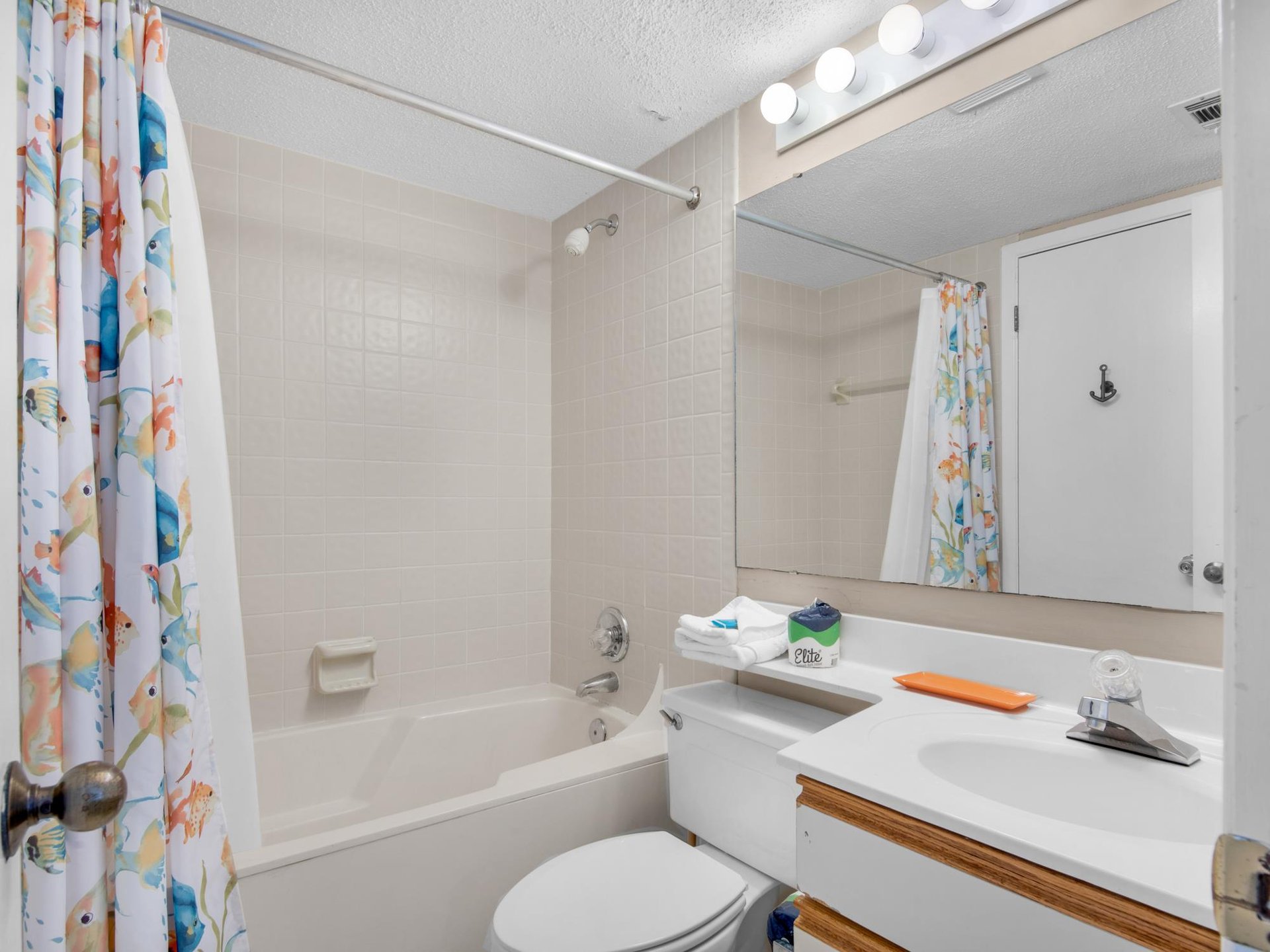 Bathroom 3 with Tub Shower Combo