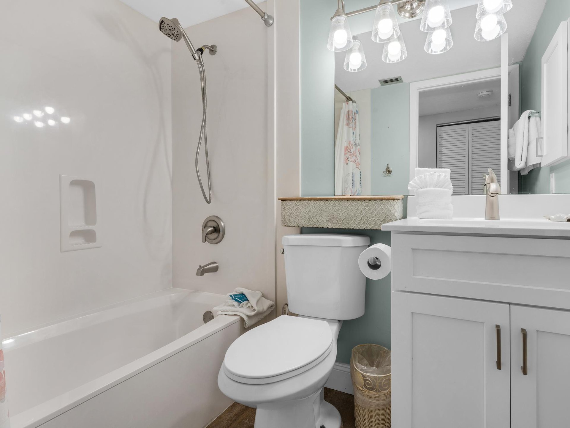 Bathroom 2 With Tub Shower Combo