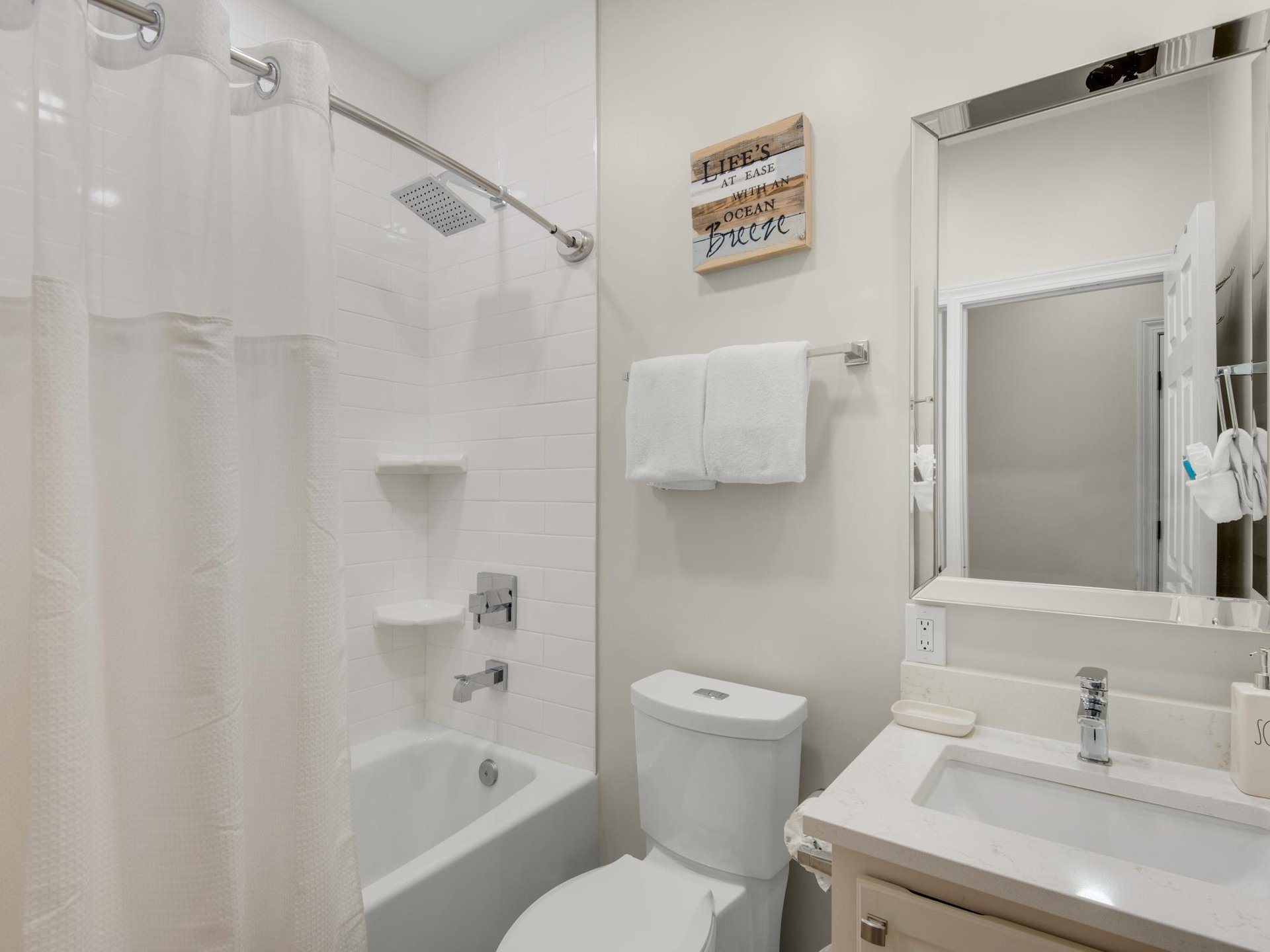 Bathroom 3 with Tub Shower Combo