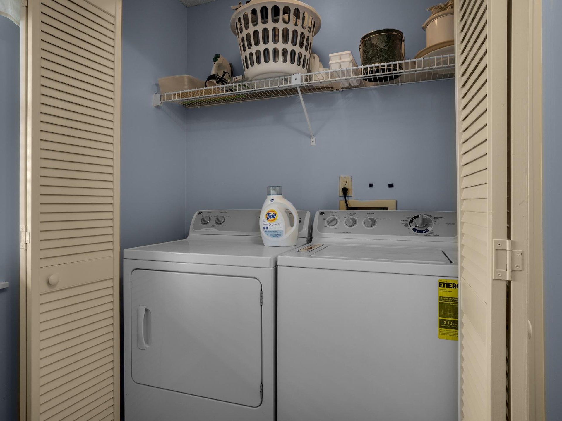 Full Size Washer and Dryer In Unit