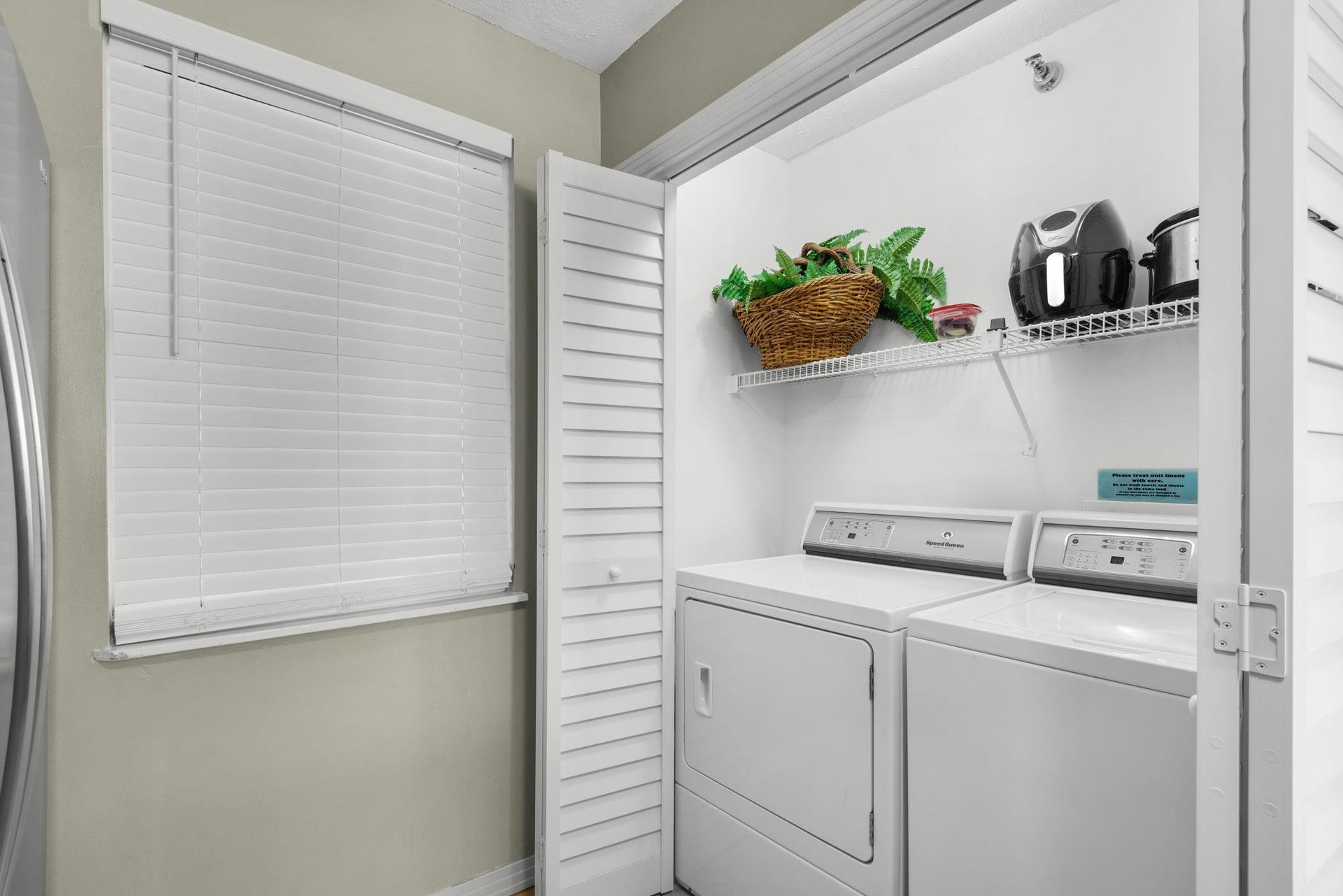Full Size Washer and Dryer In Unit